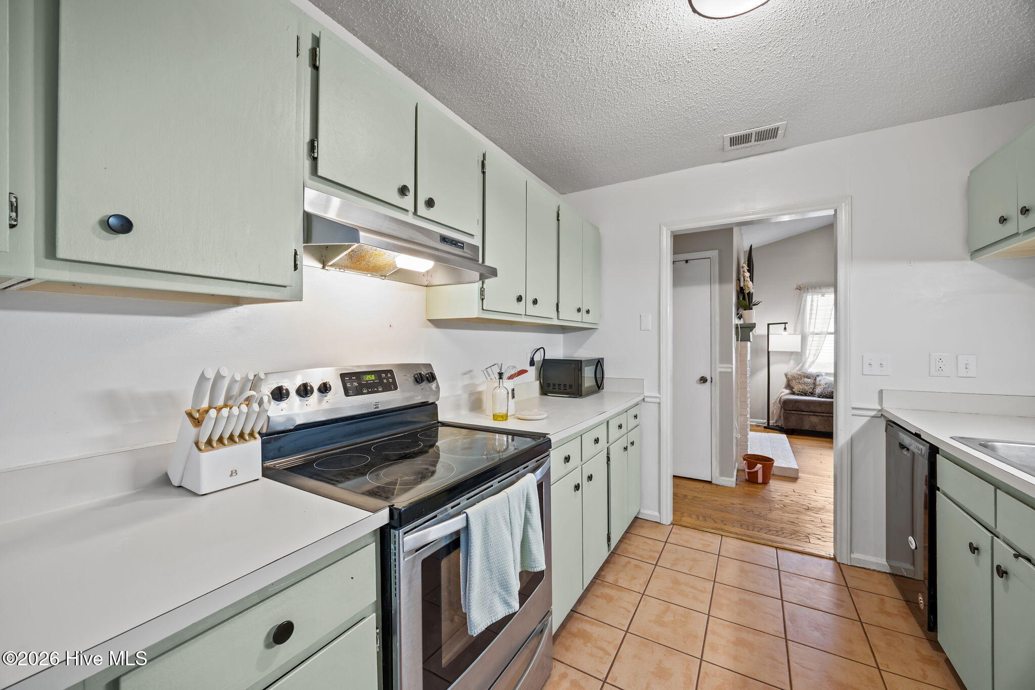 100559460 | Photo 14