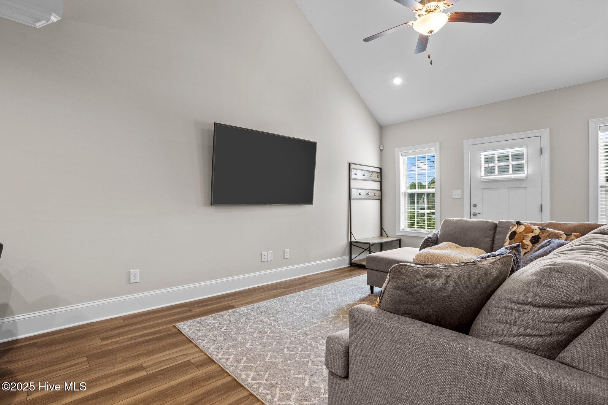 17-web-or-mls-707A8416