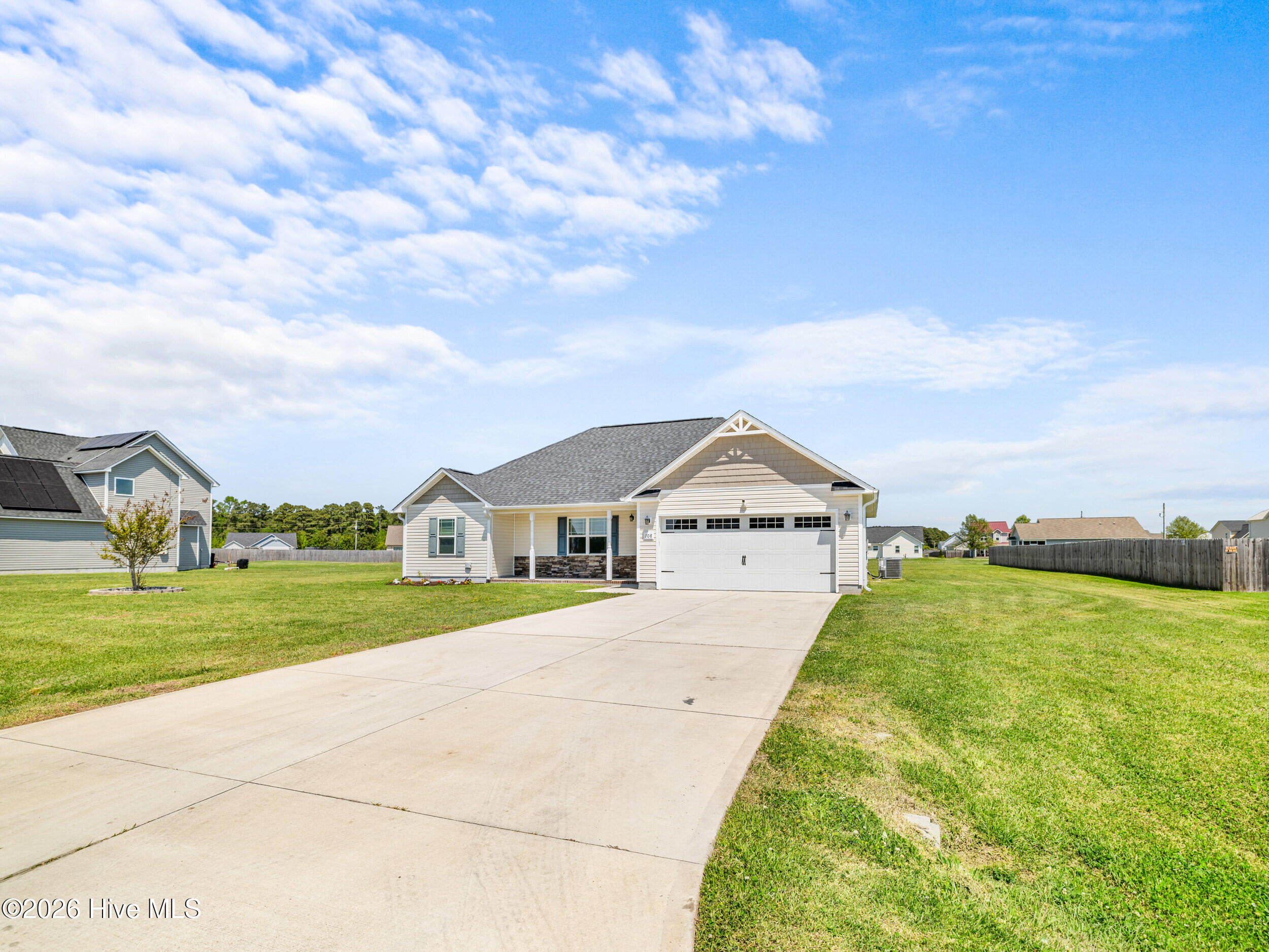 100569588 | Photo 30