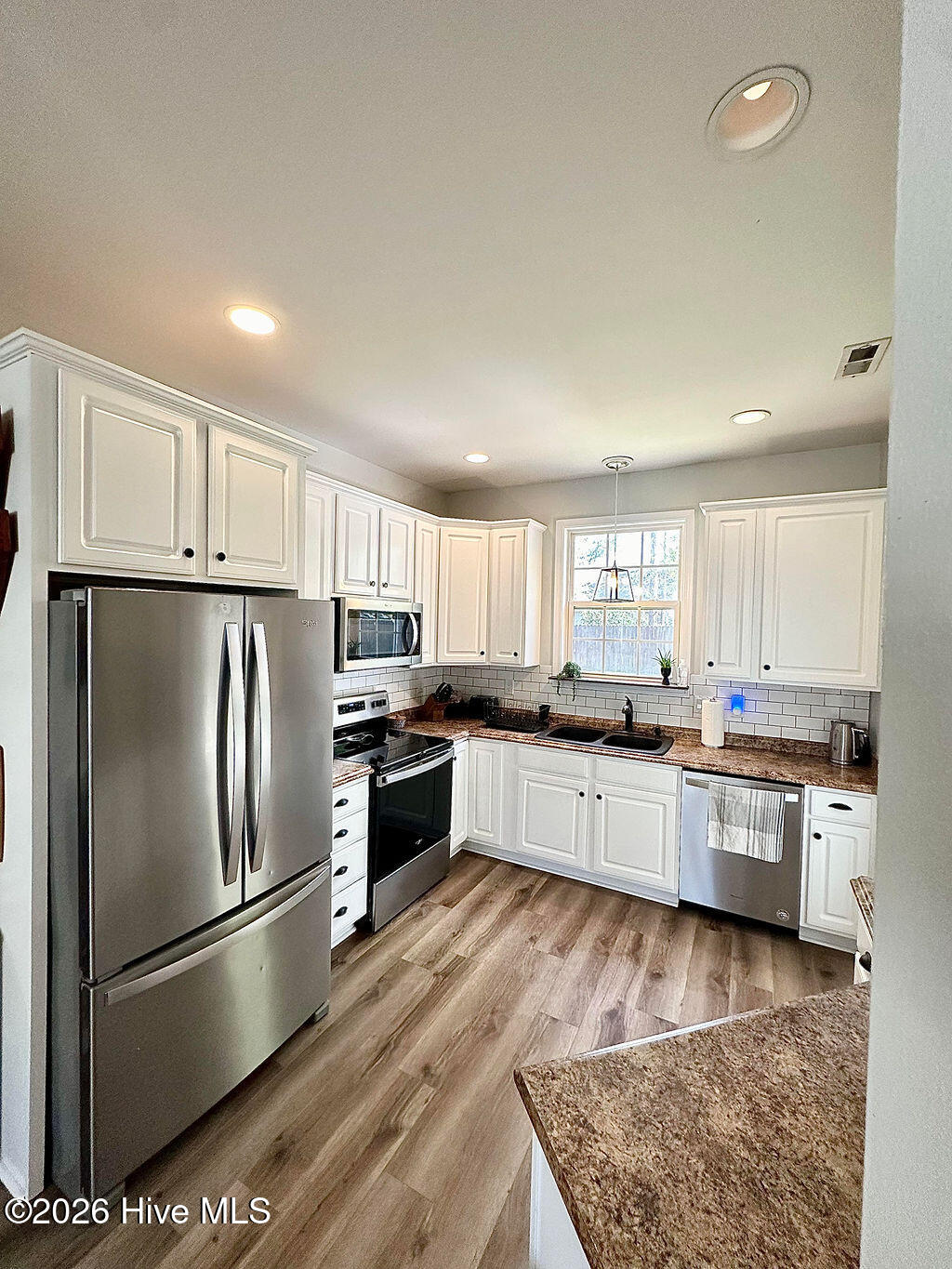 100566805 | Photo 10