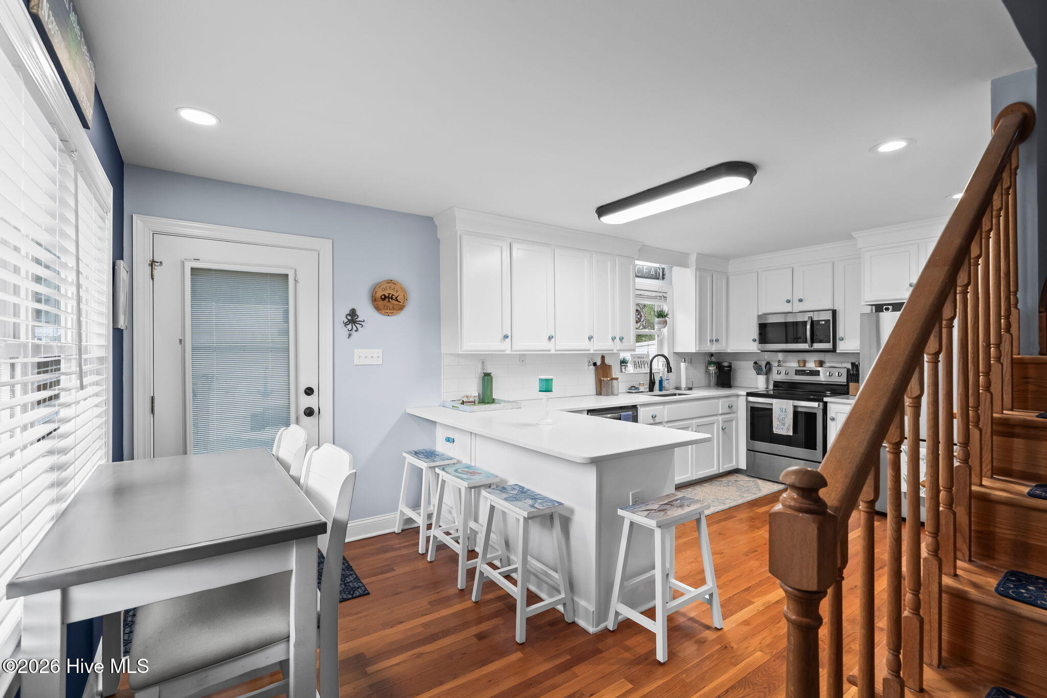 100551089 | Photo 12