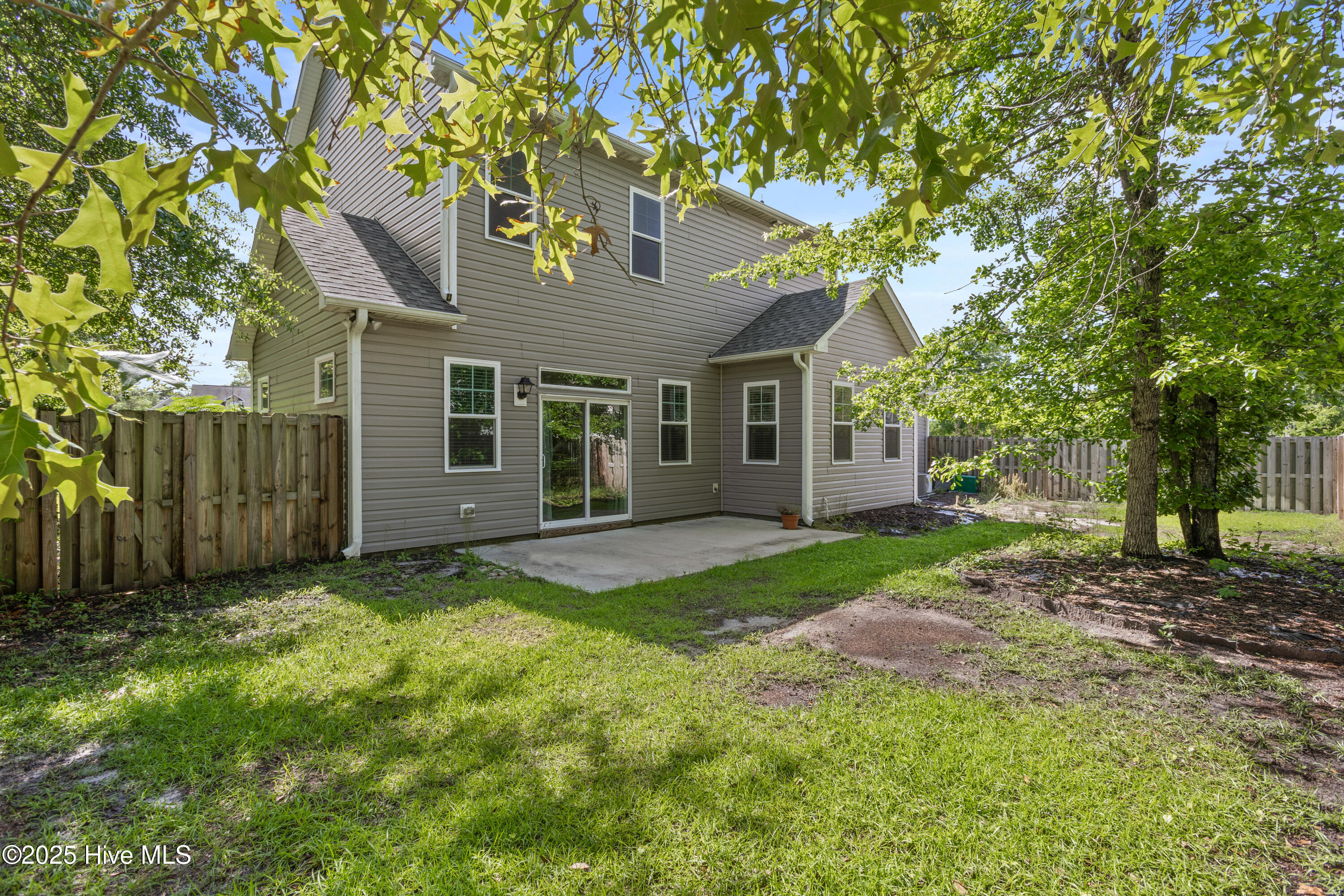 100569524 | Photo 28