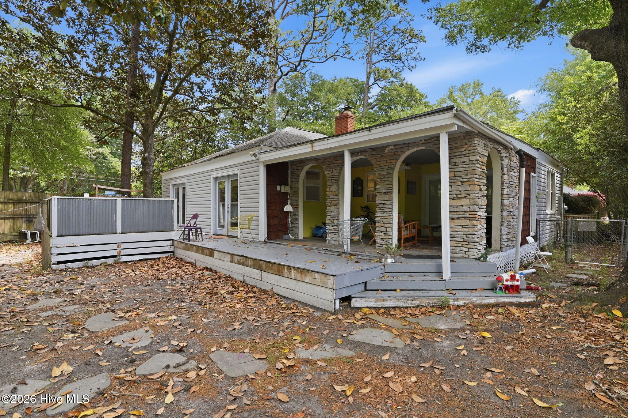 100570654 | Photo 34