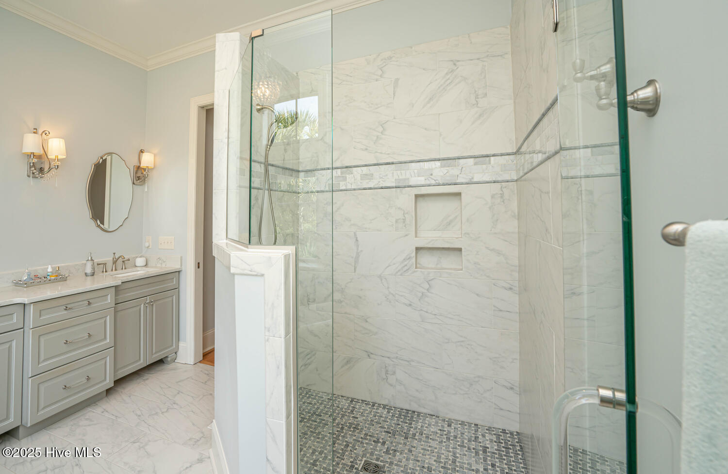 100514685 | Photo 36