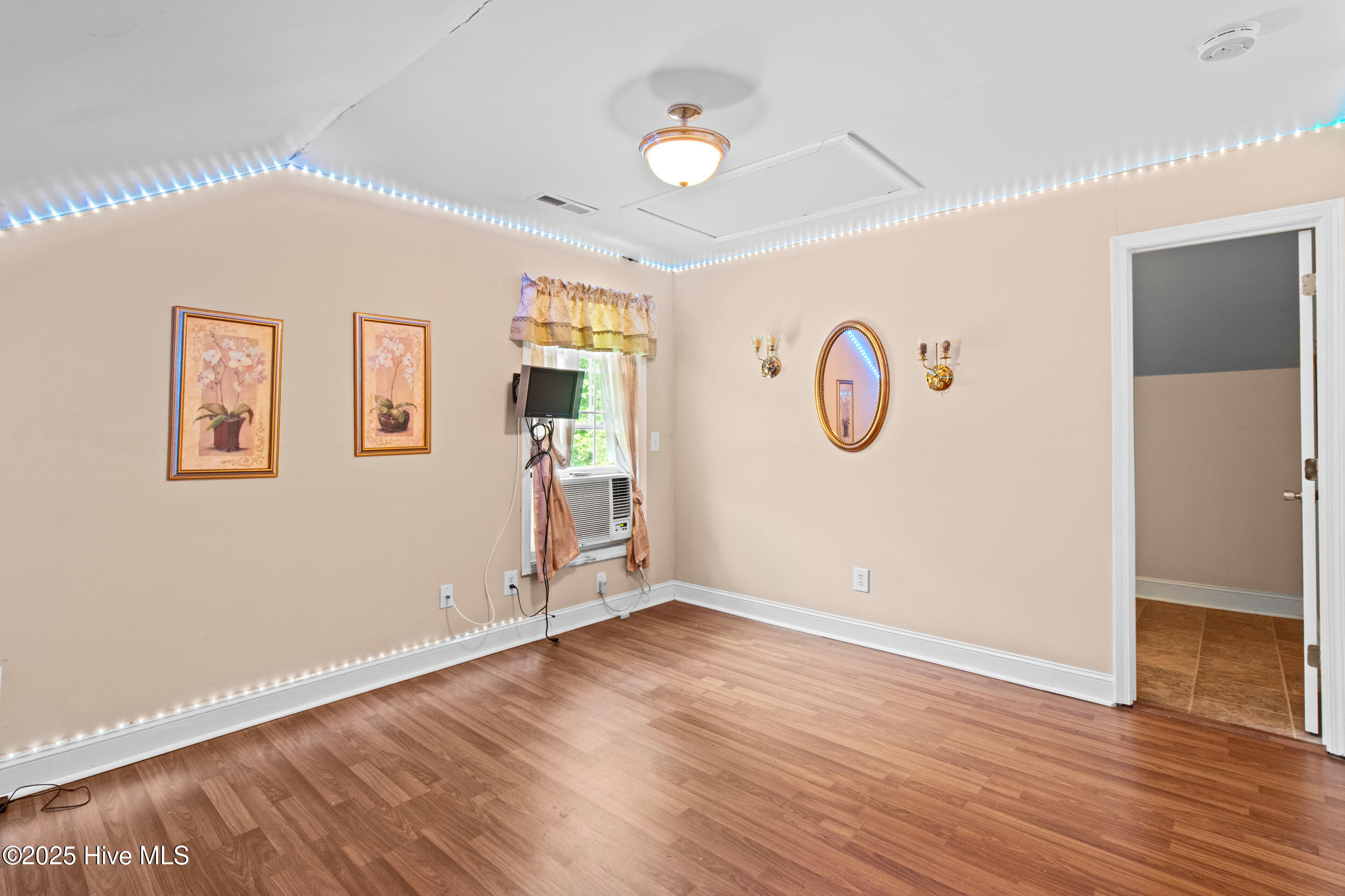 100552481 | Photo 33