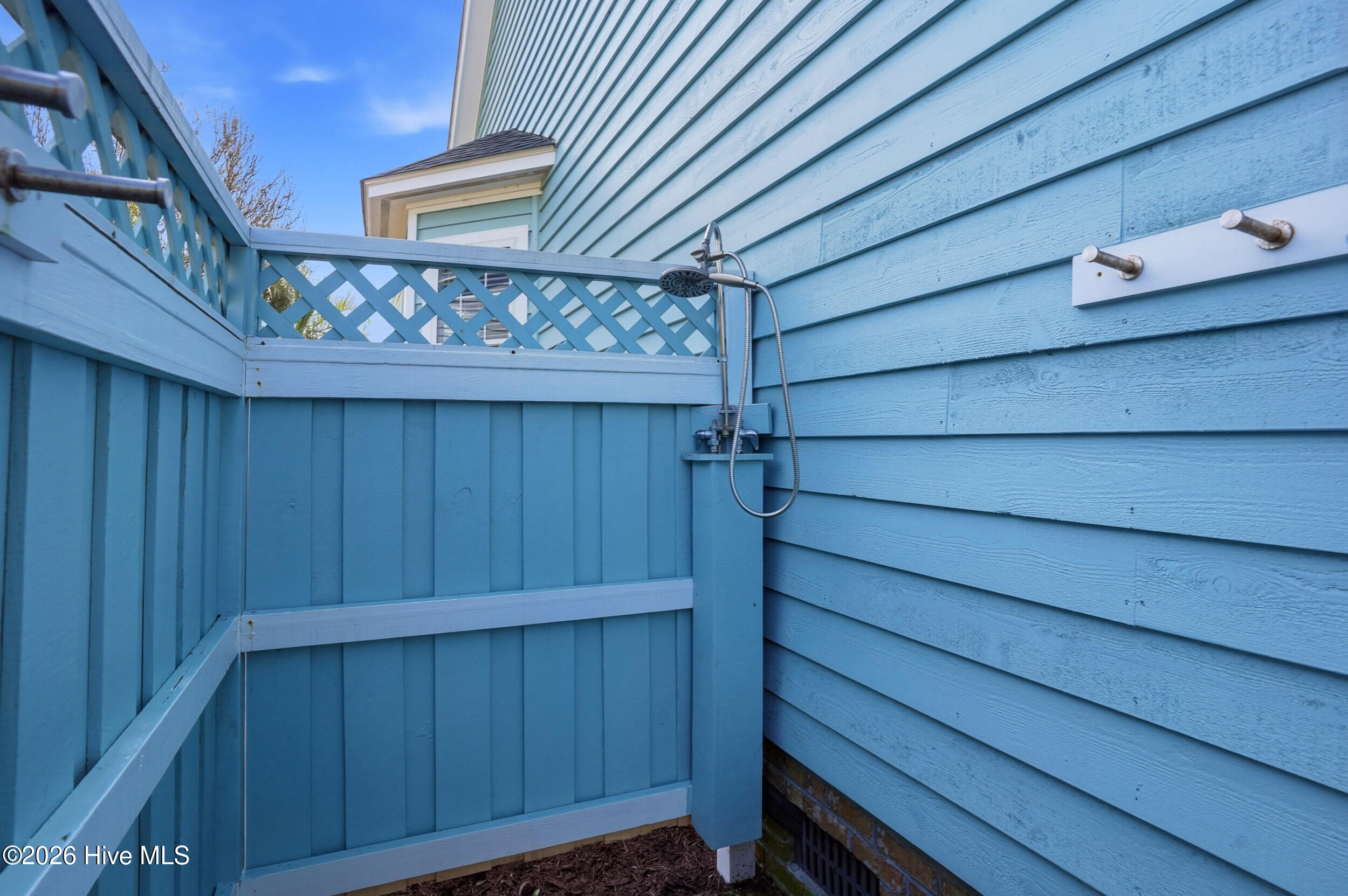 100559989 | Photo 45