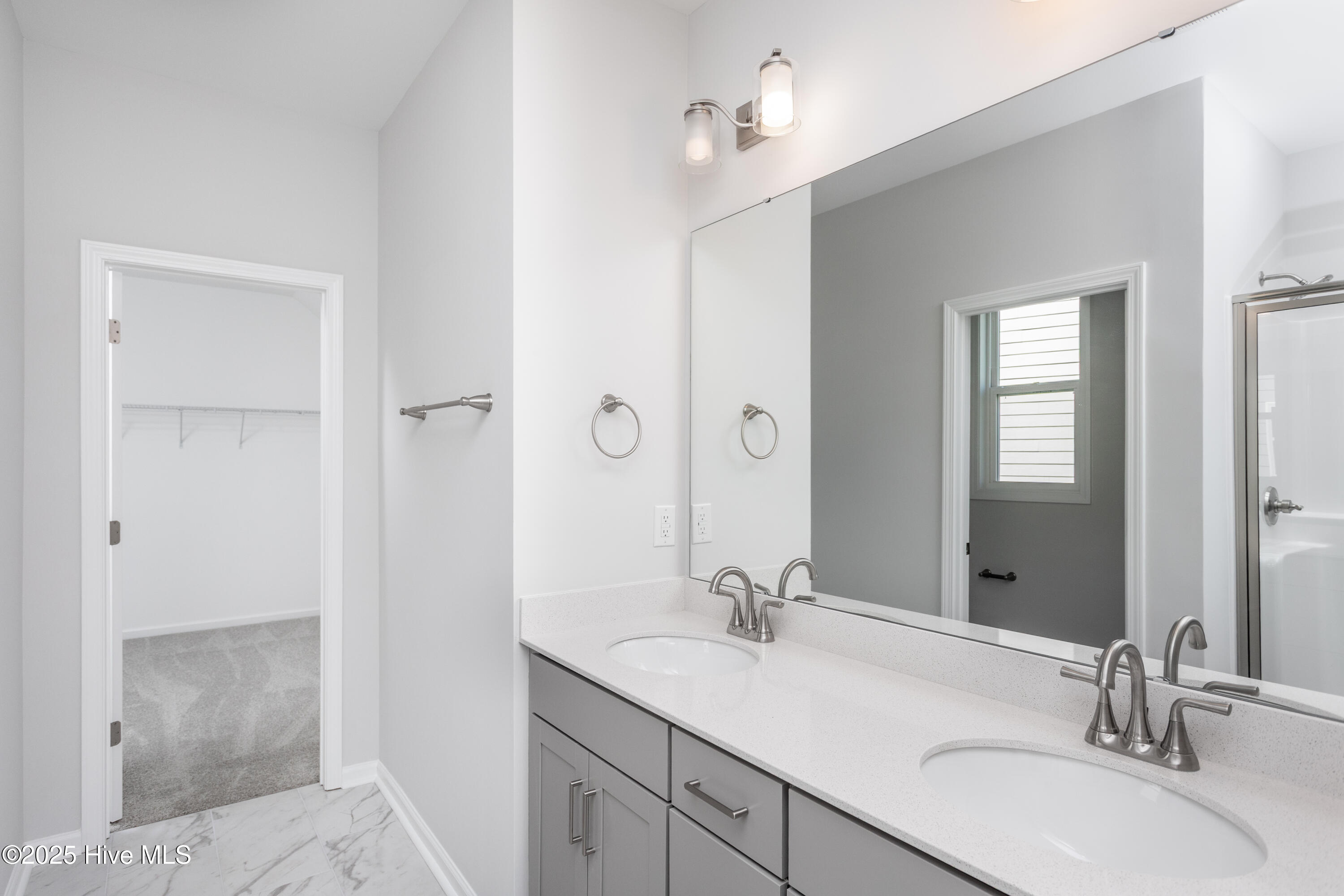 100505784 | Photo 17