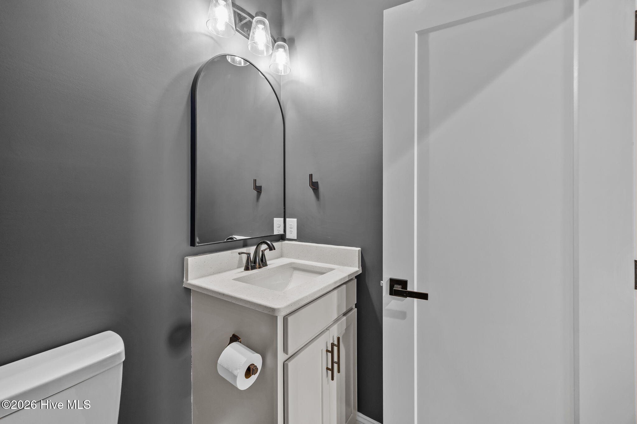 100569181 | Photo 24