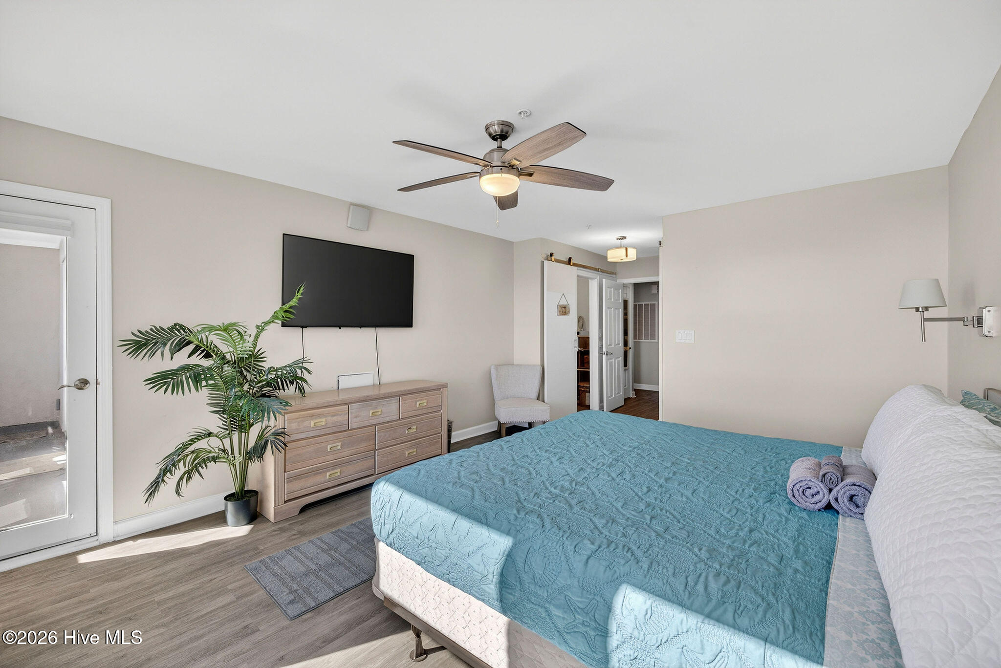 100549929 | Photo 18