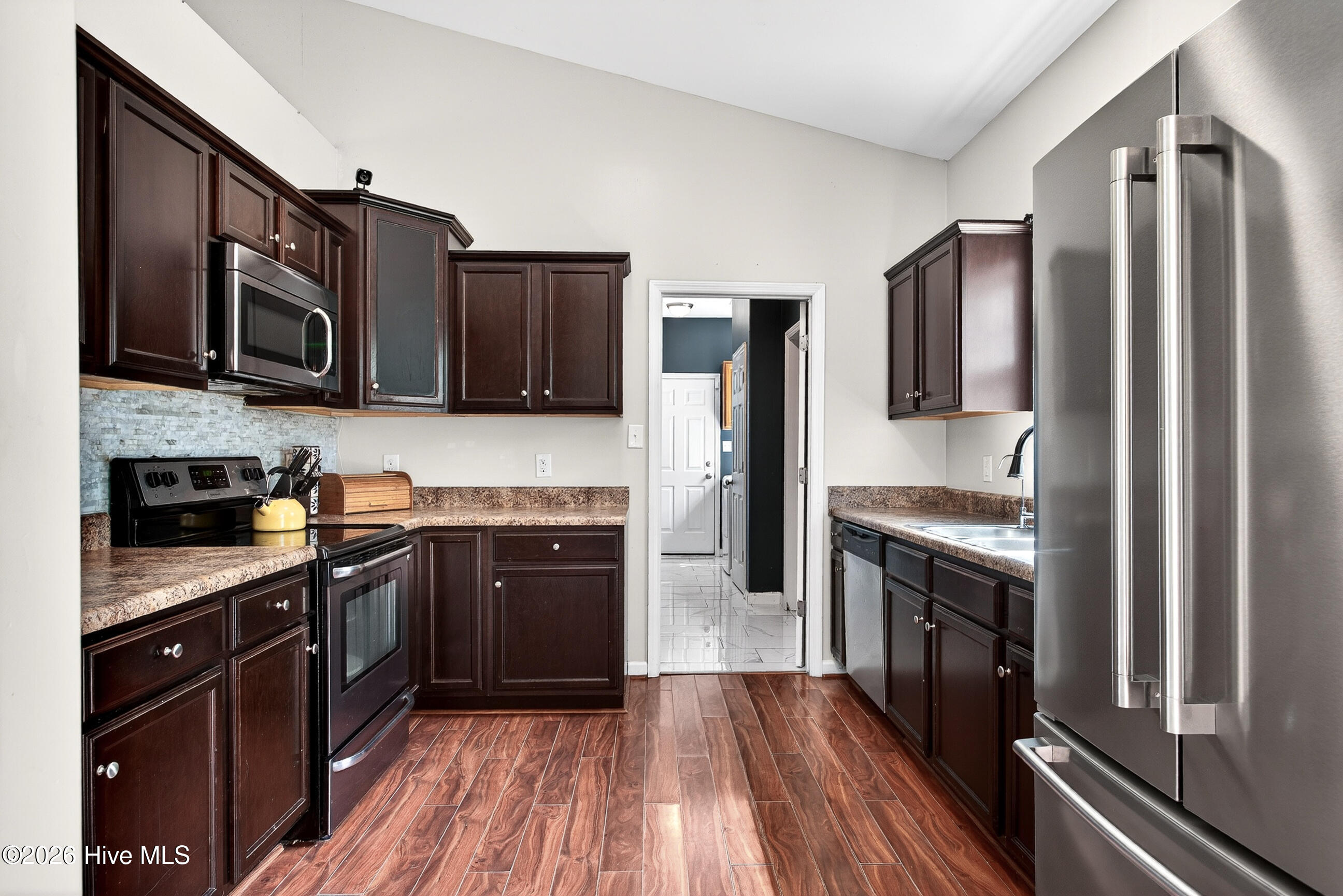 100567675 | Photo 10