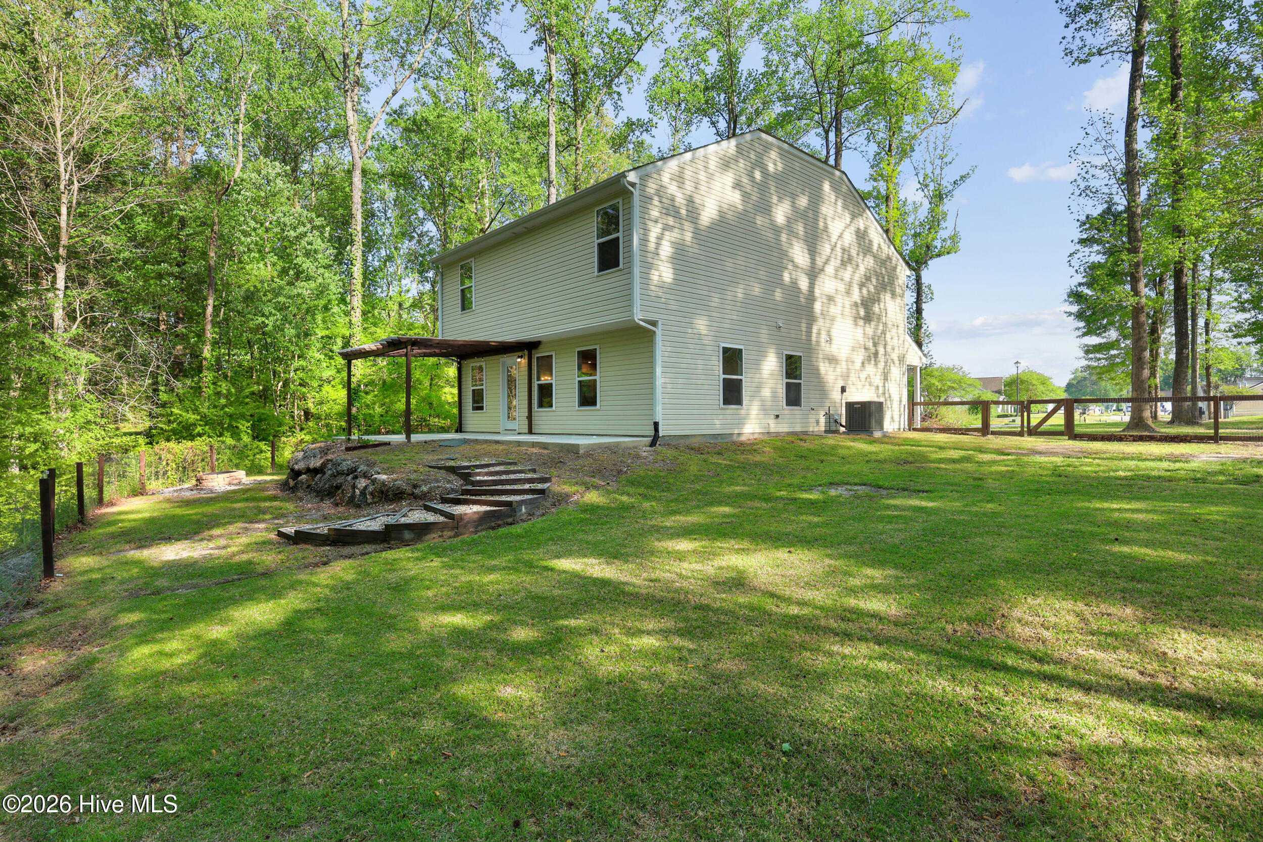 100567487 | Photo 34