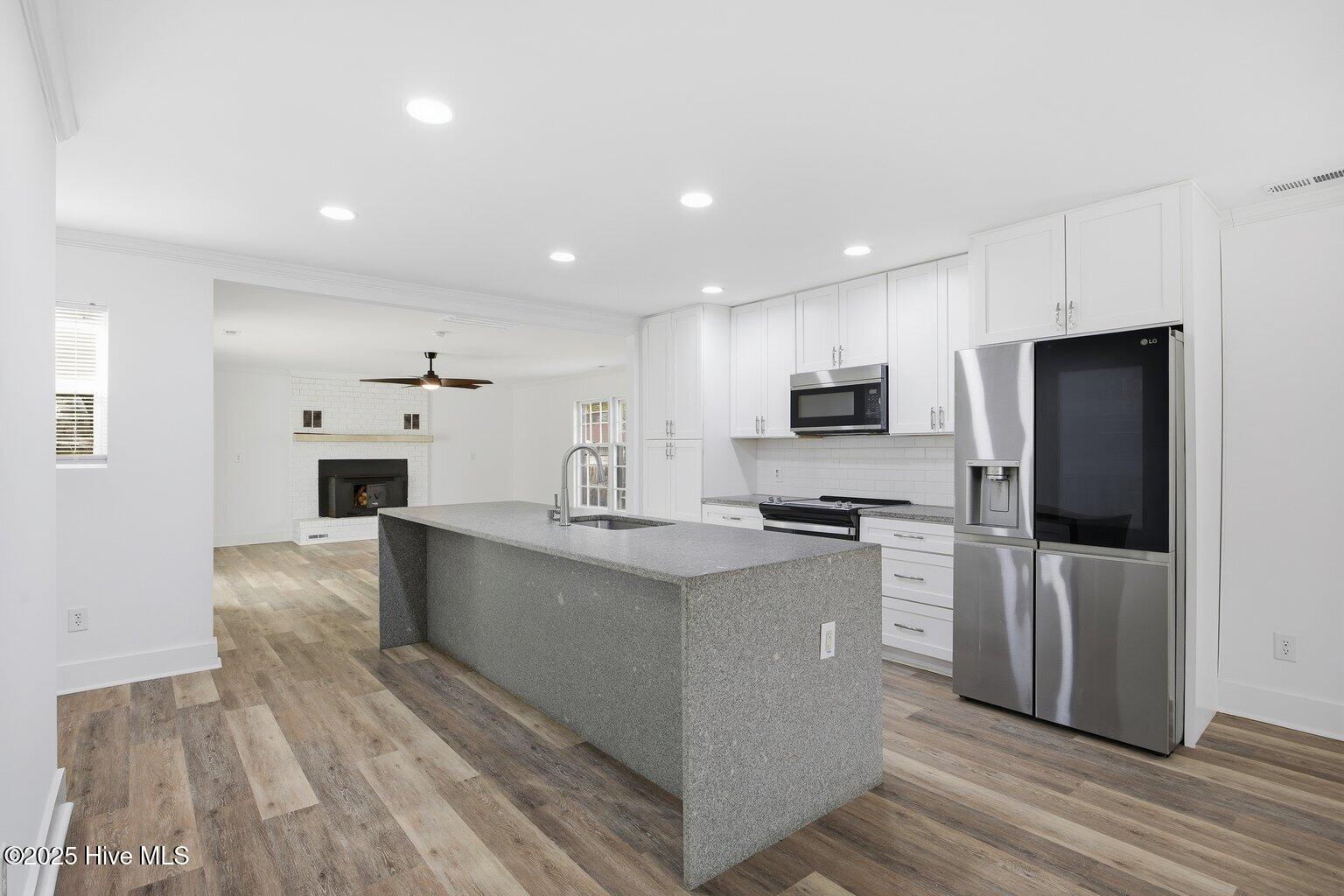 100543784 | Photo 17