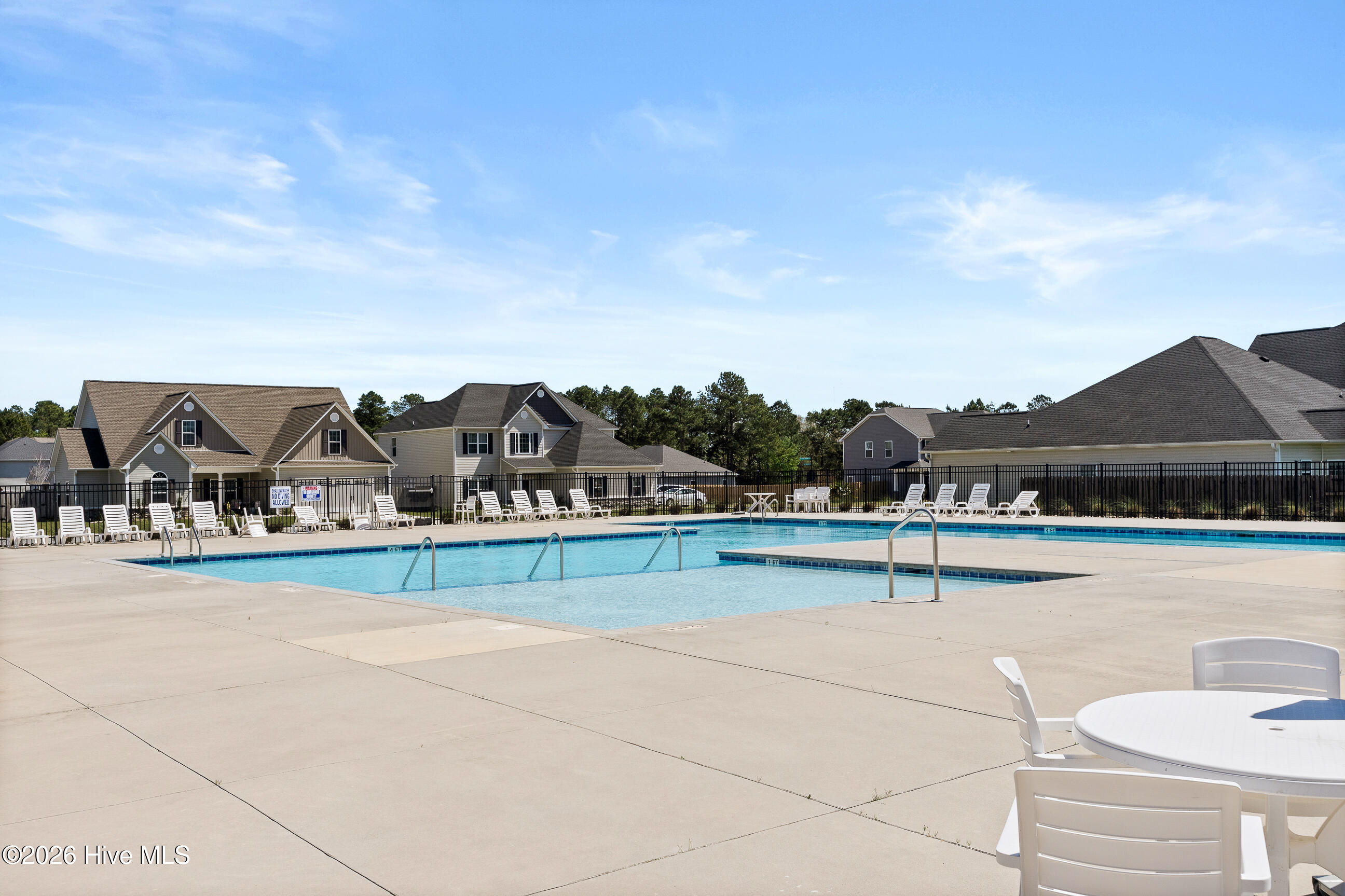 100563975 | Photo 46