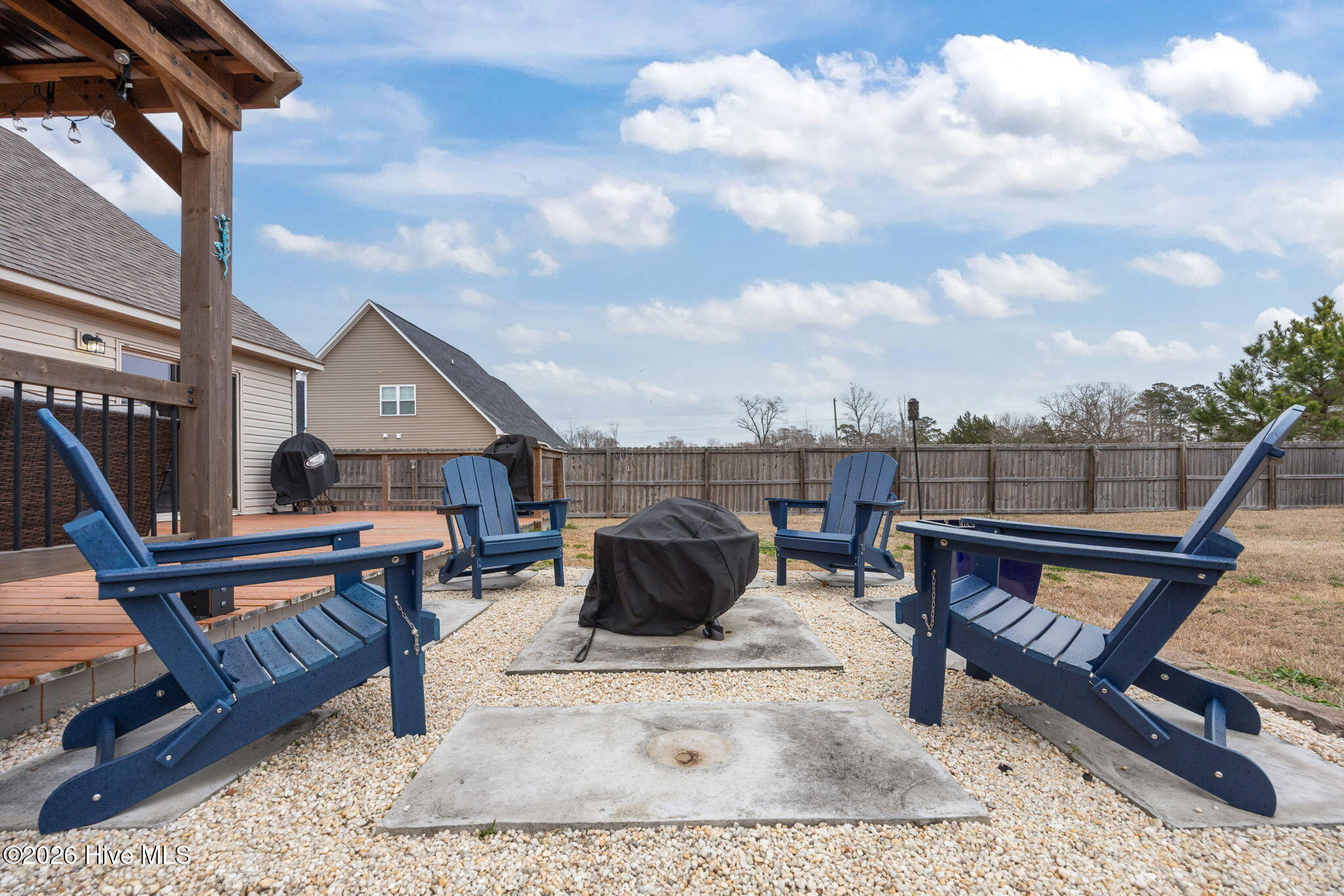 100557162 | Photo 43