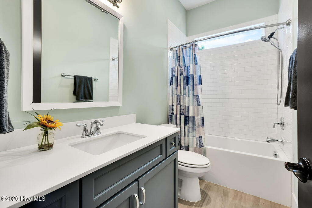 100564545 | Photo 27