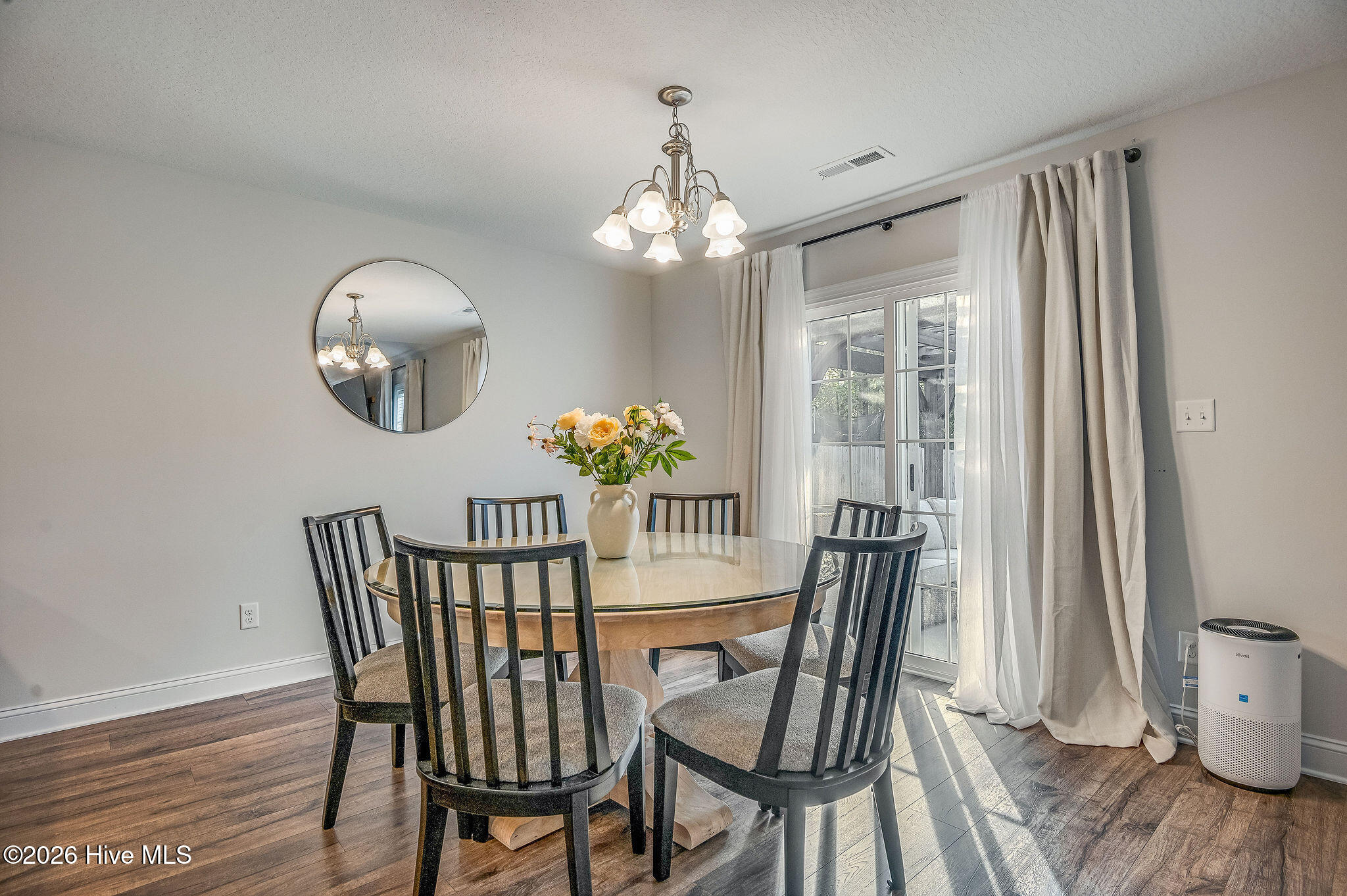 100568428 | Photo 10