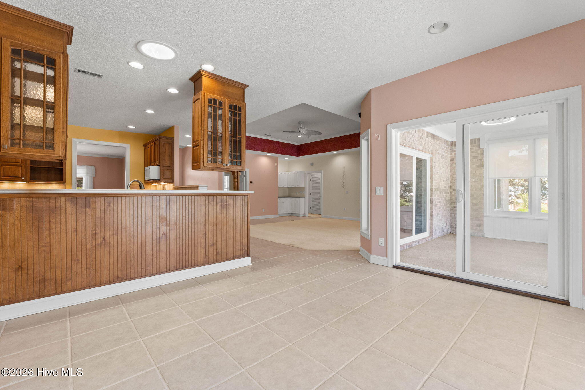 100567537 | Photo 30