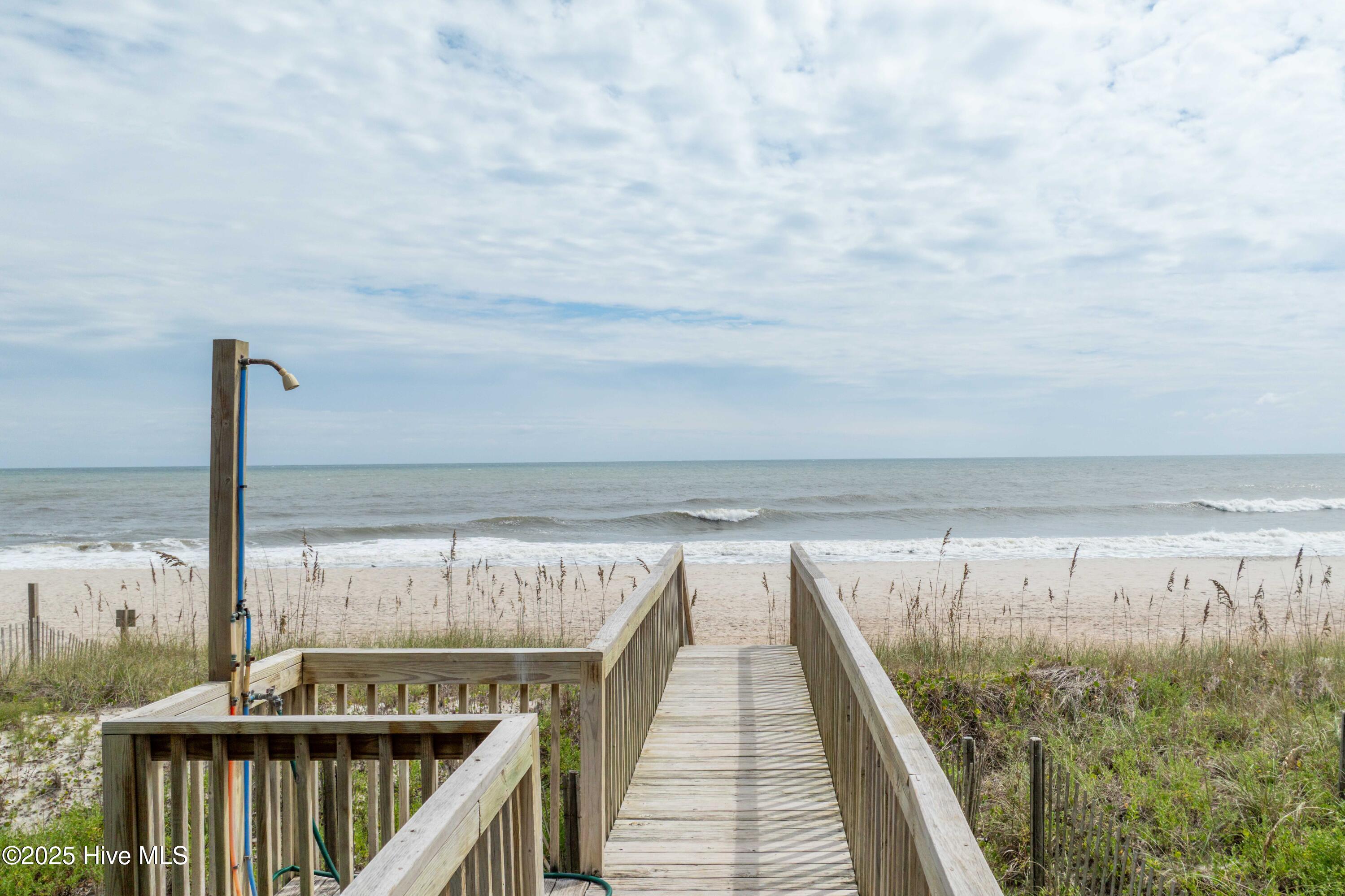 100529983 | Photo 45