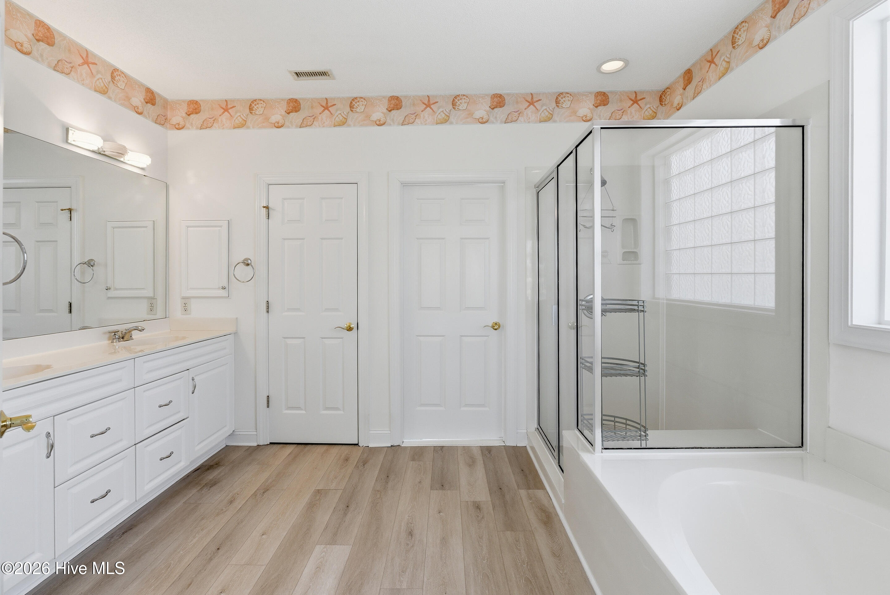 100564038 | Photo 31