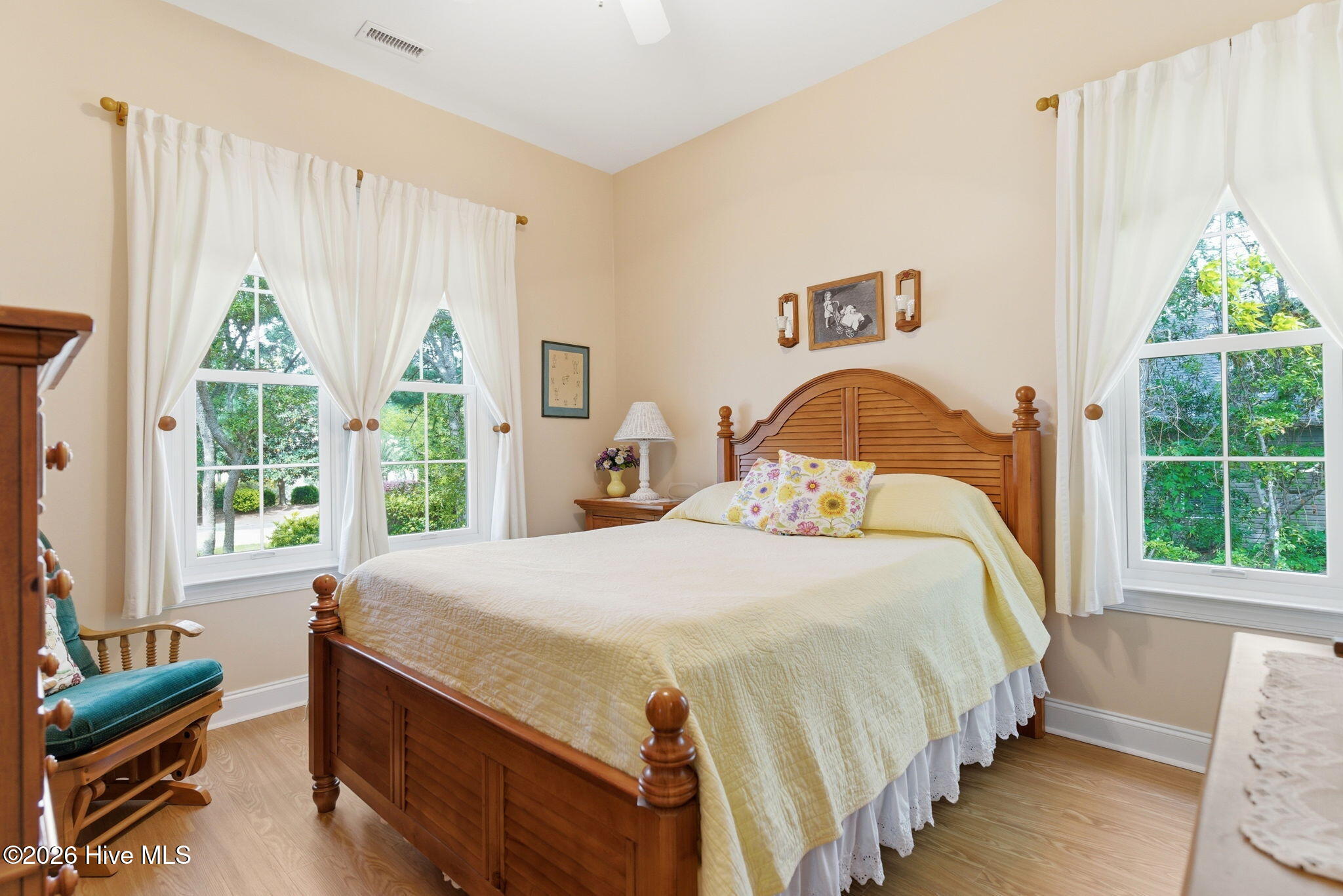 100569459 | Photo 30