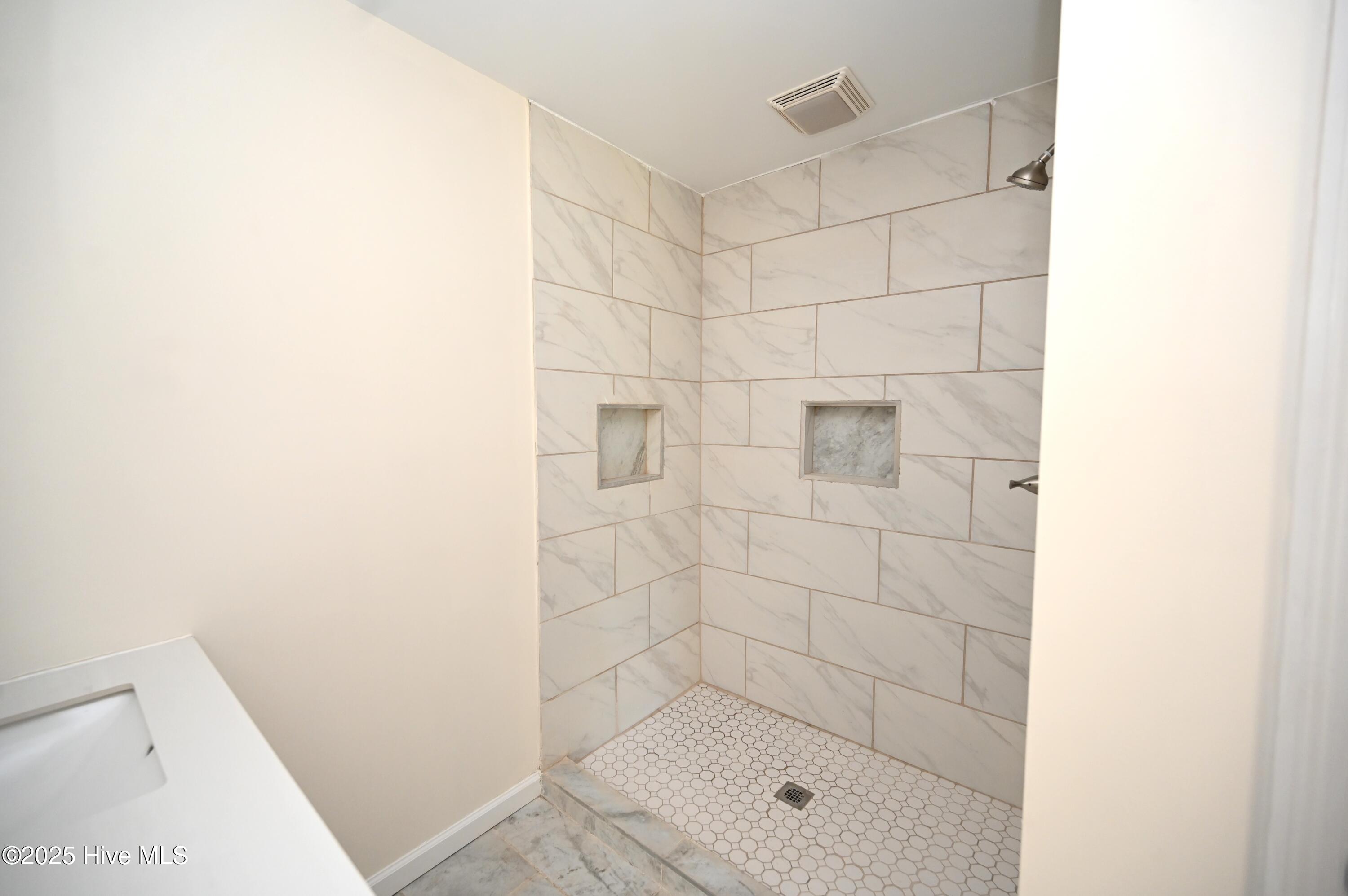 100500165 | Photo 15