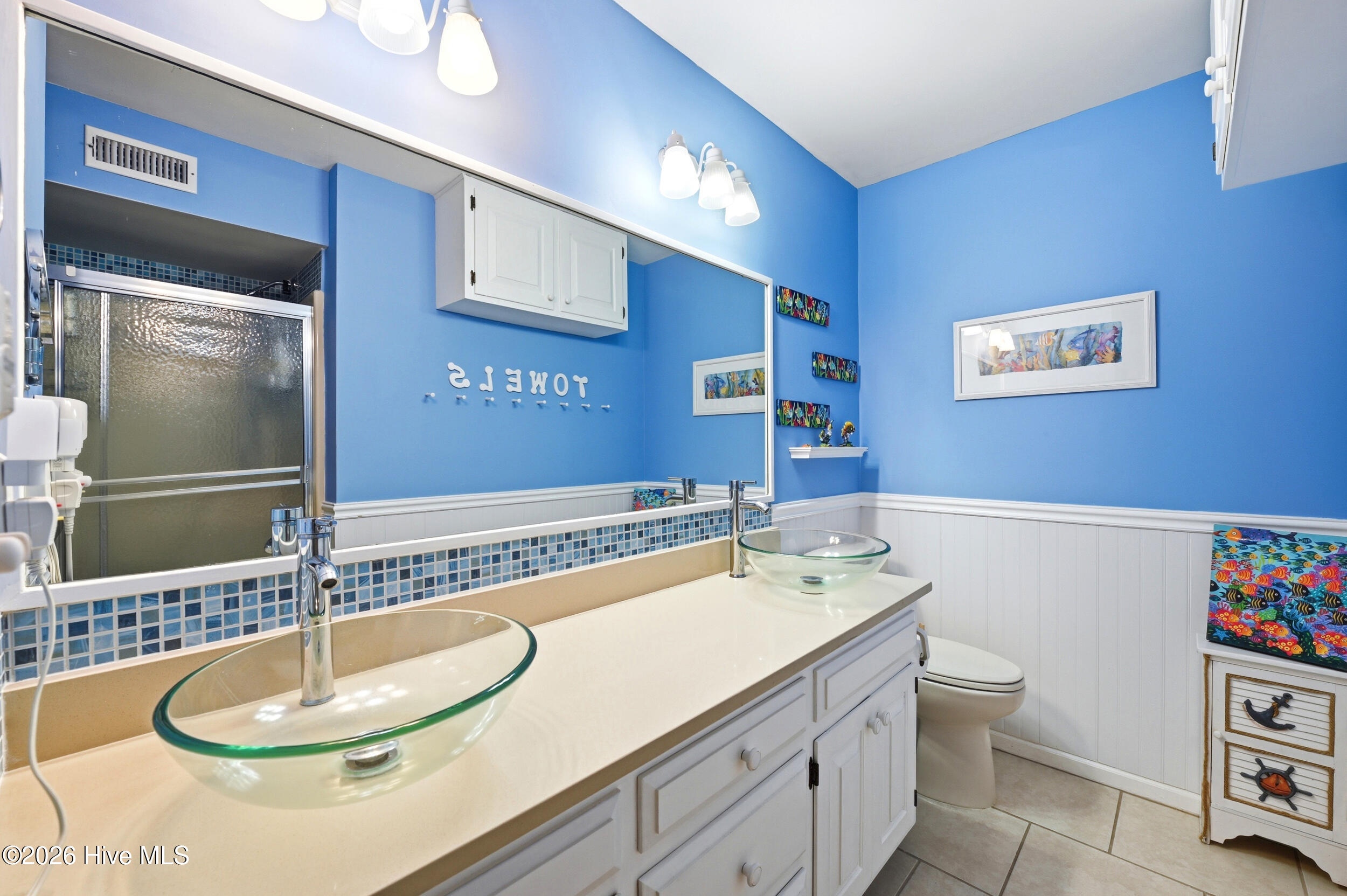 100569136 | Photo 22