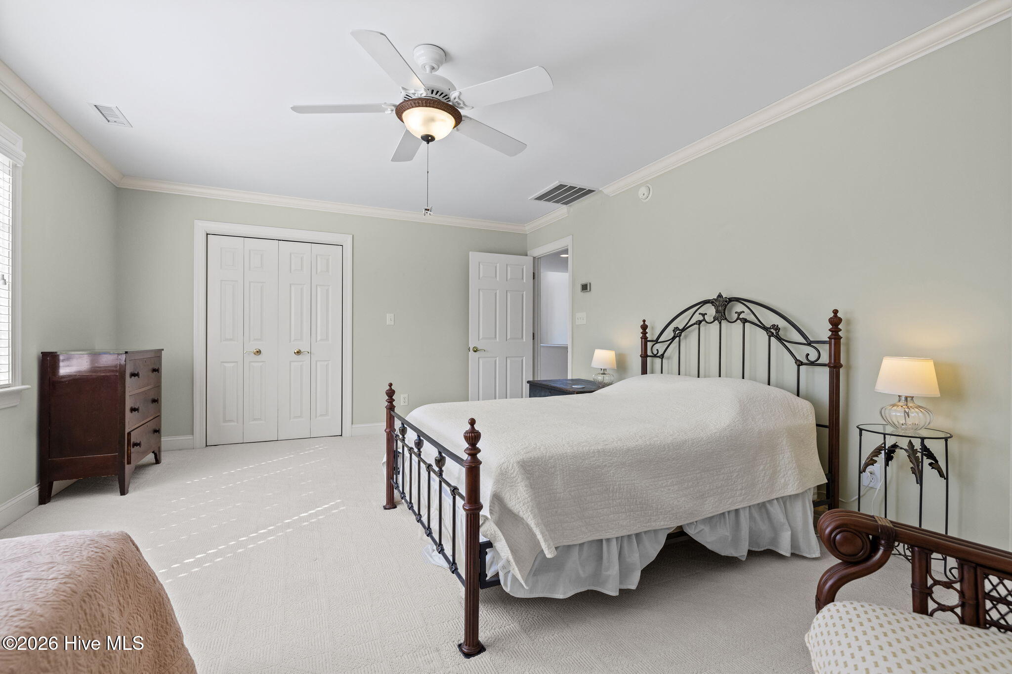 100556674 | Photo 37