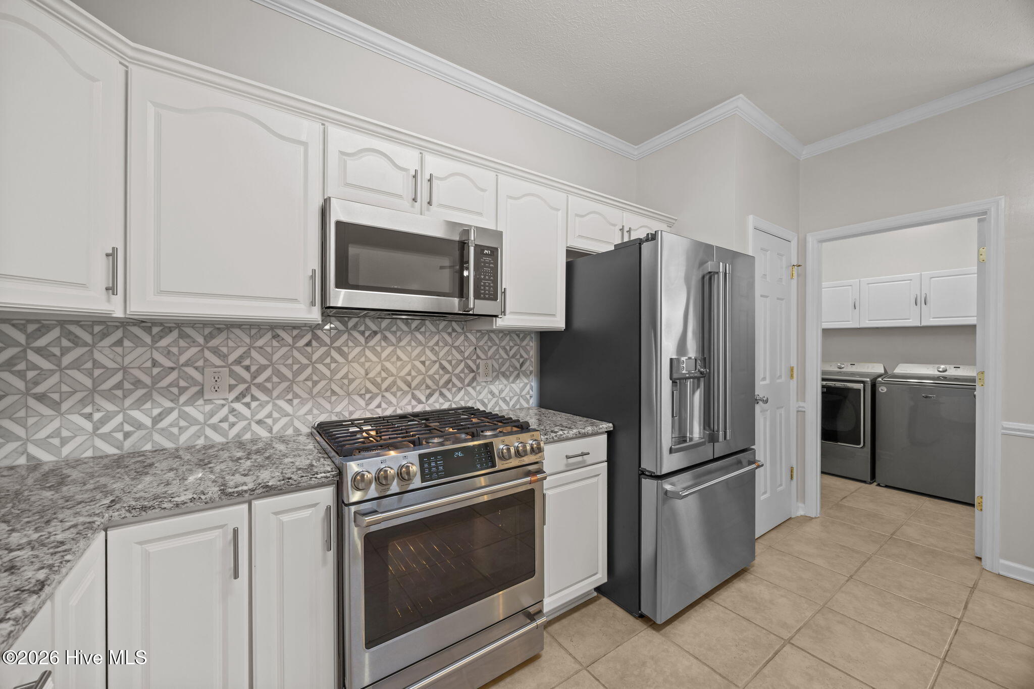 100557483 | Photo 12