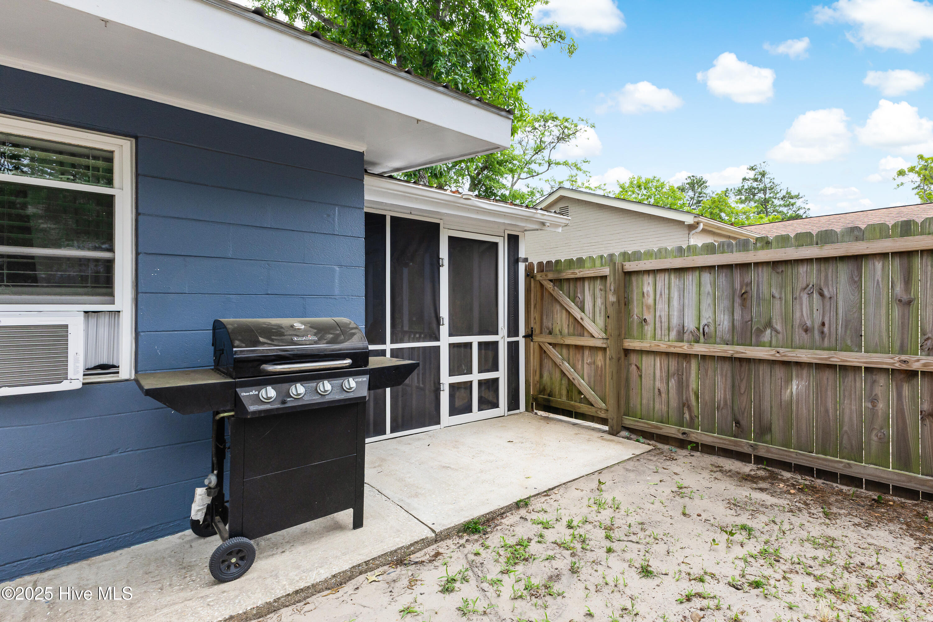 100531813 | Photo 25