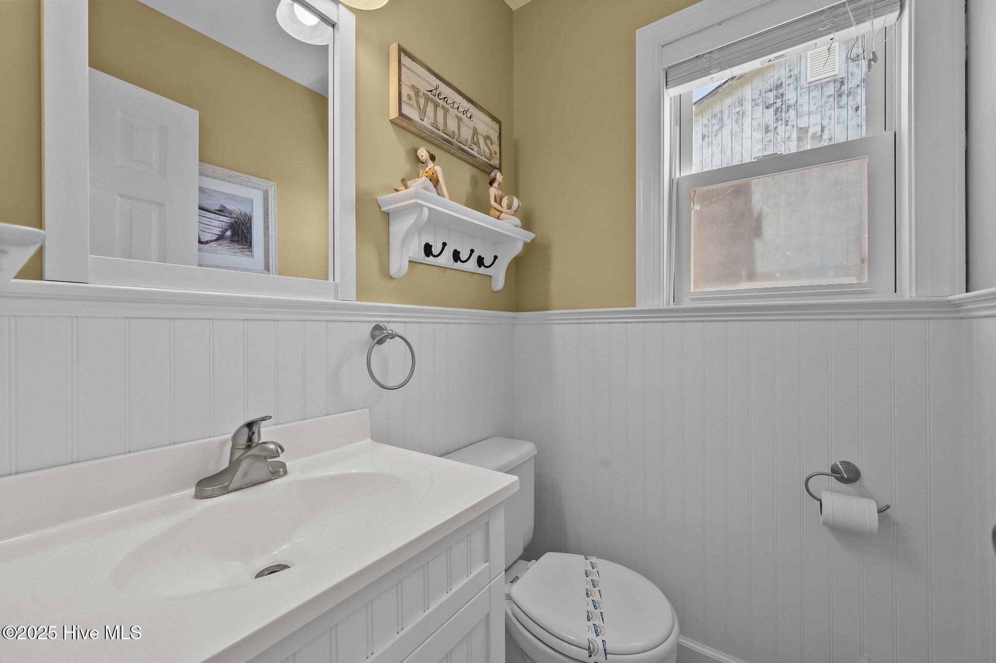 100497949 | Photo 15