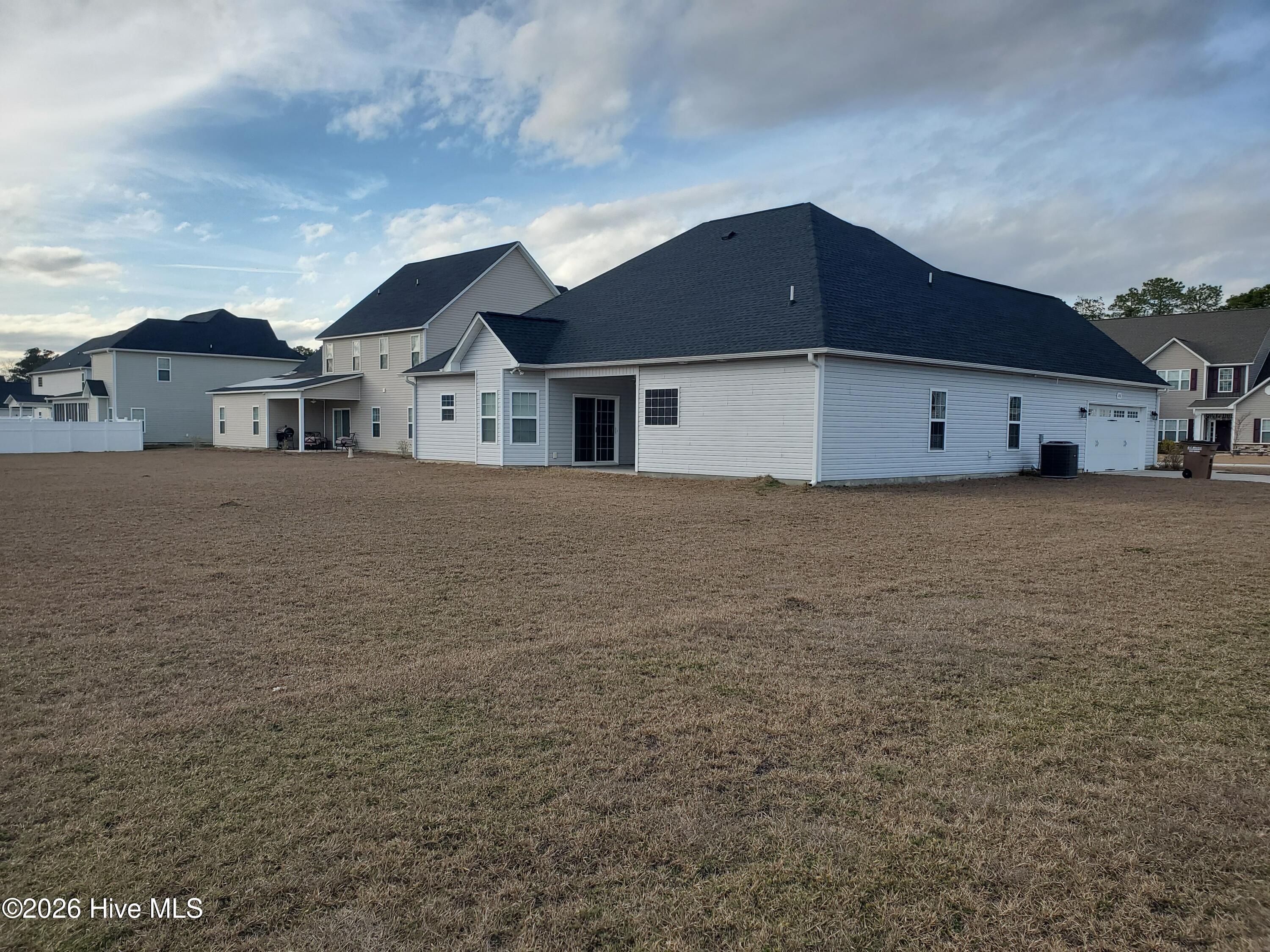 100554892 | Photo 18