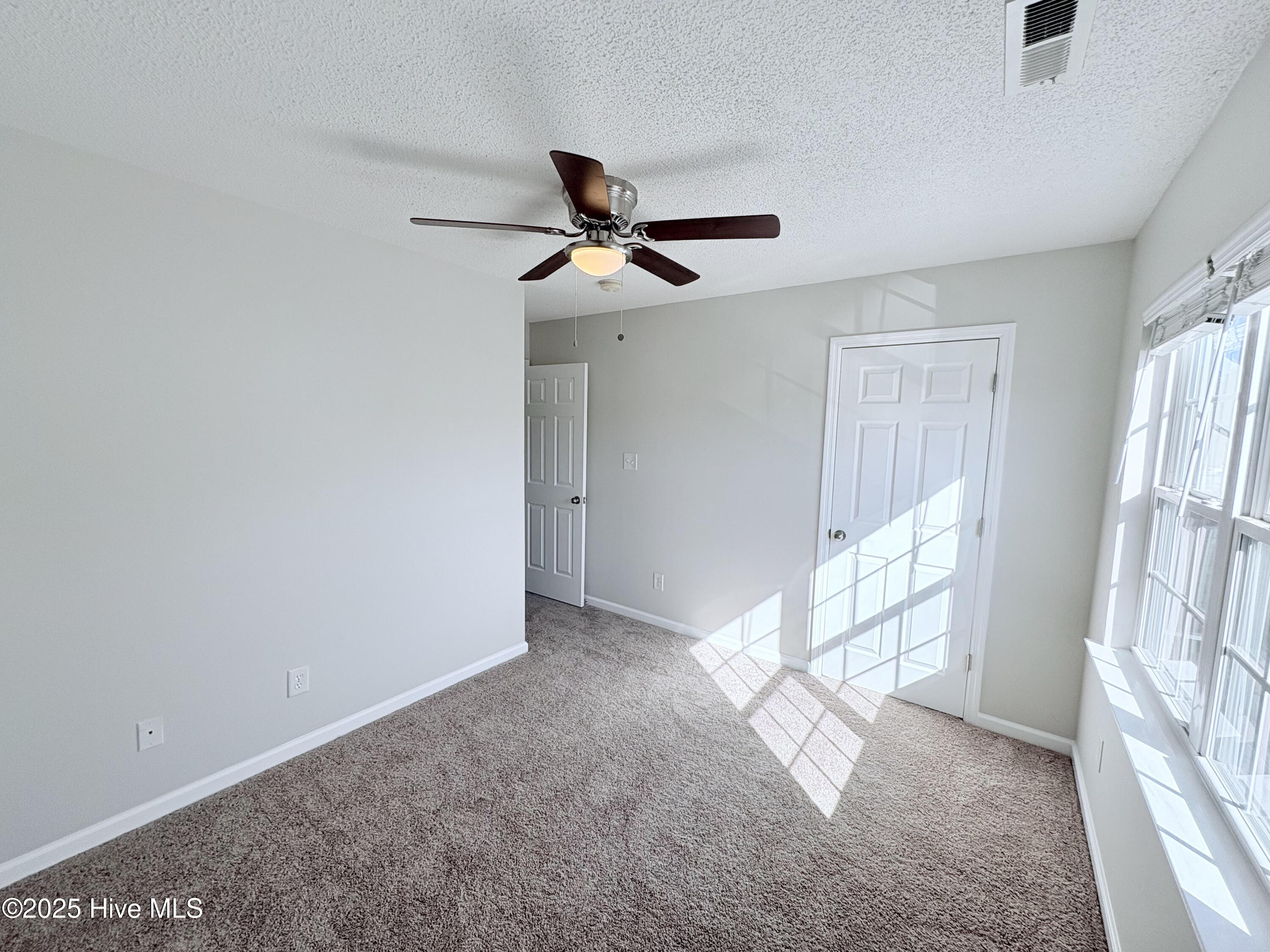 100542768 | Photo 17