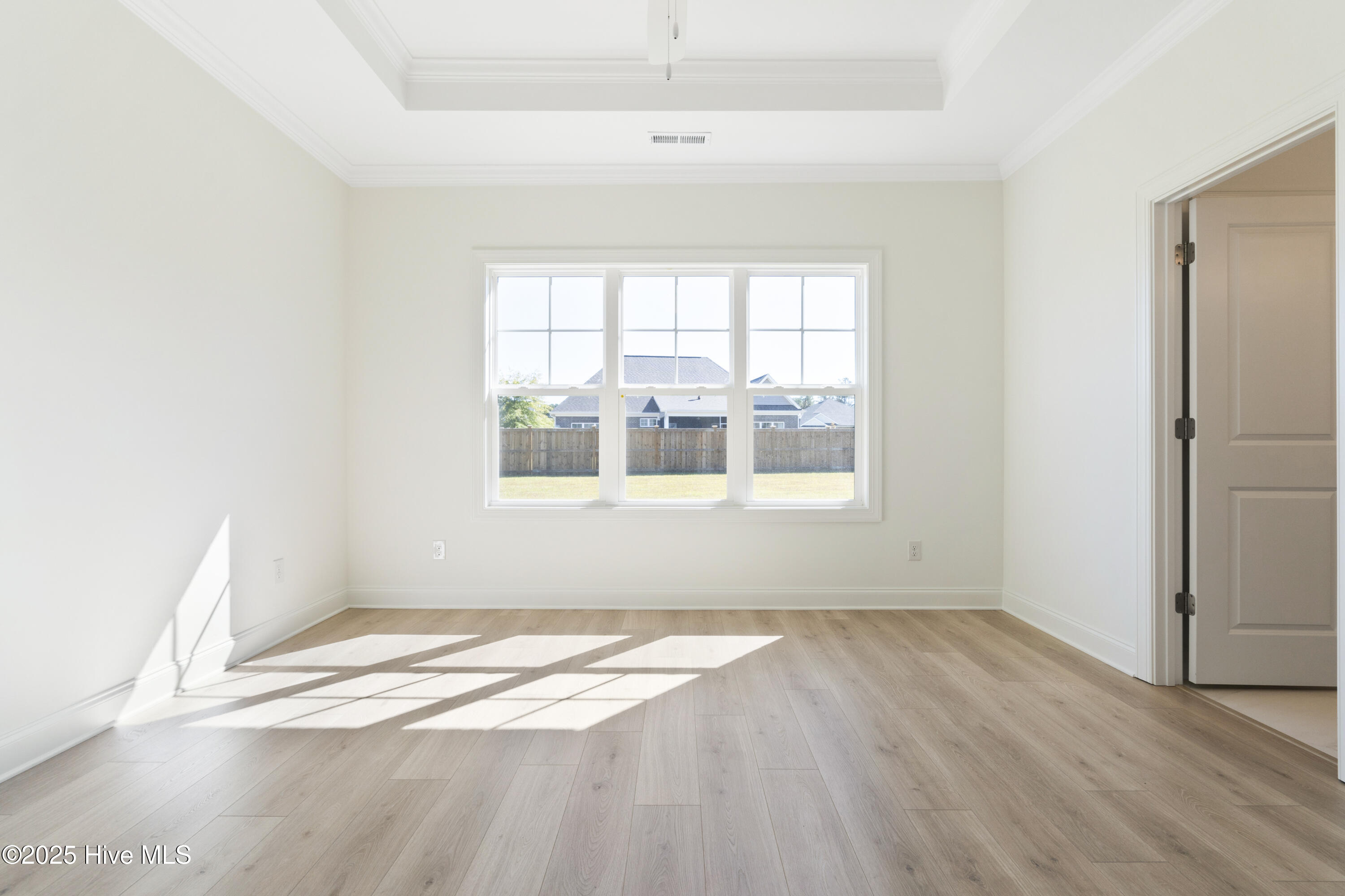 100517752 | Photo 17