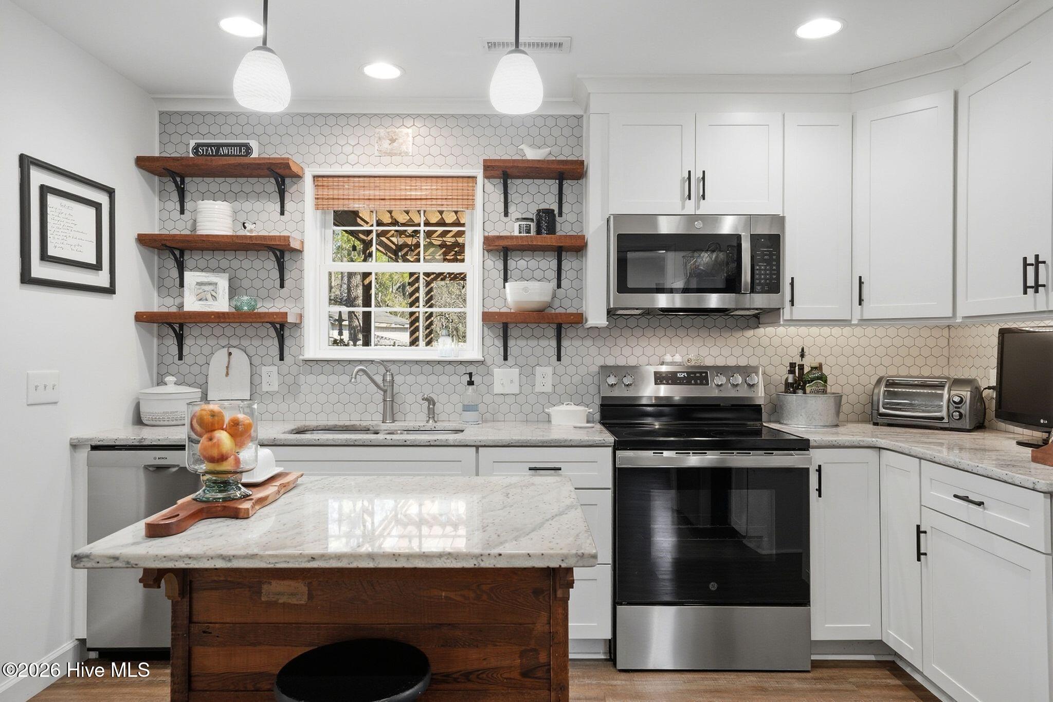 100557423 | Photo 26