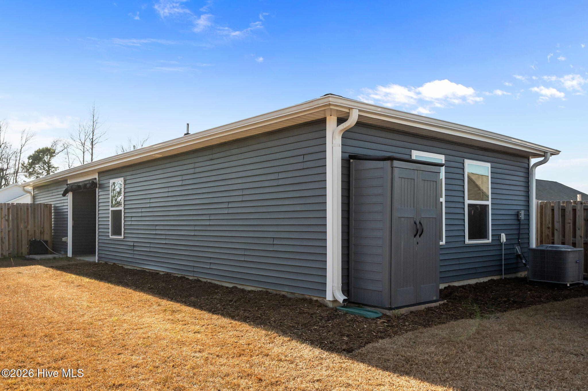 100547866 | Photo 38