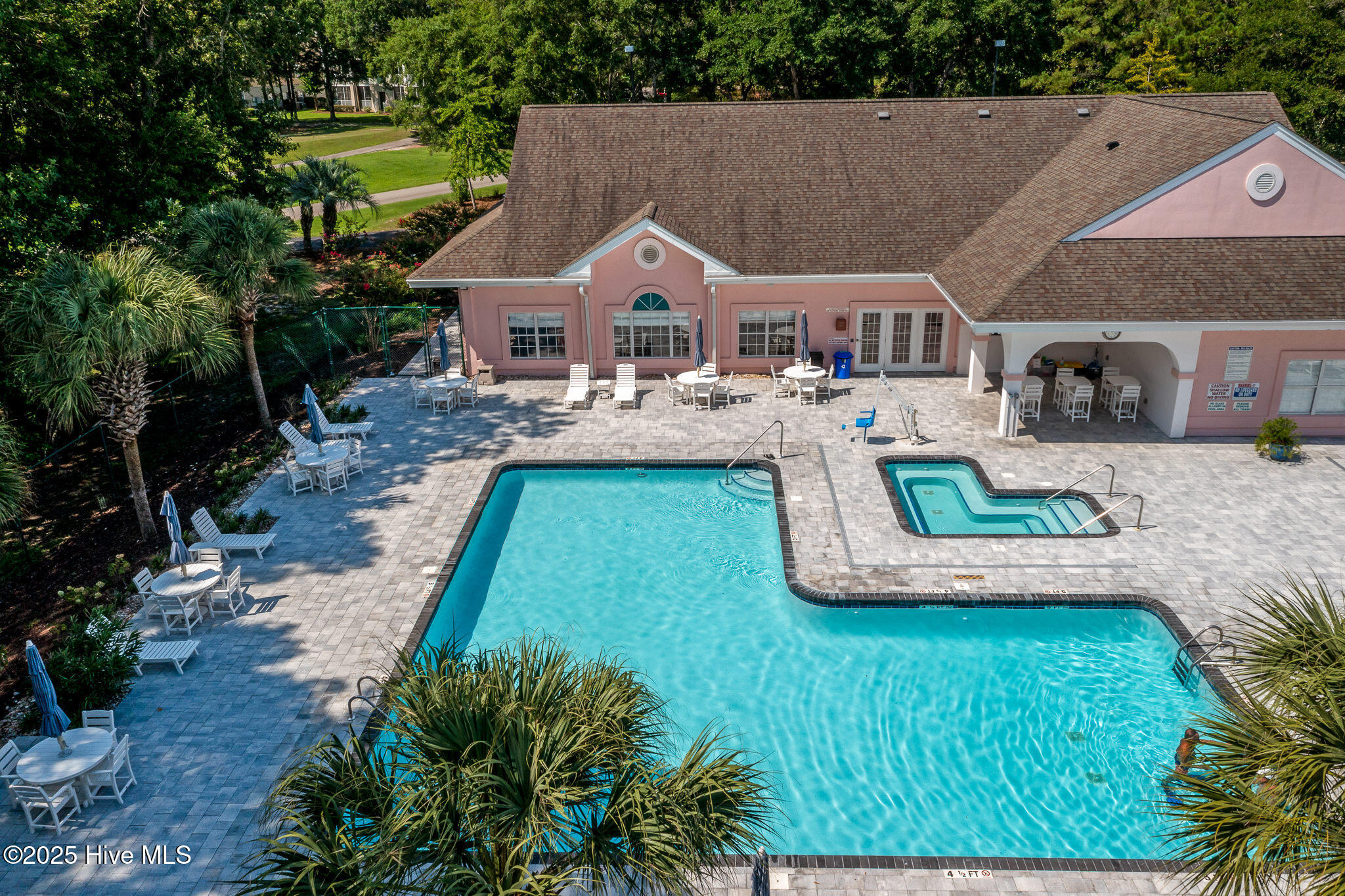 100526725 | Photo 51