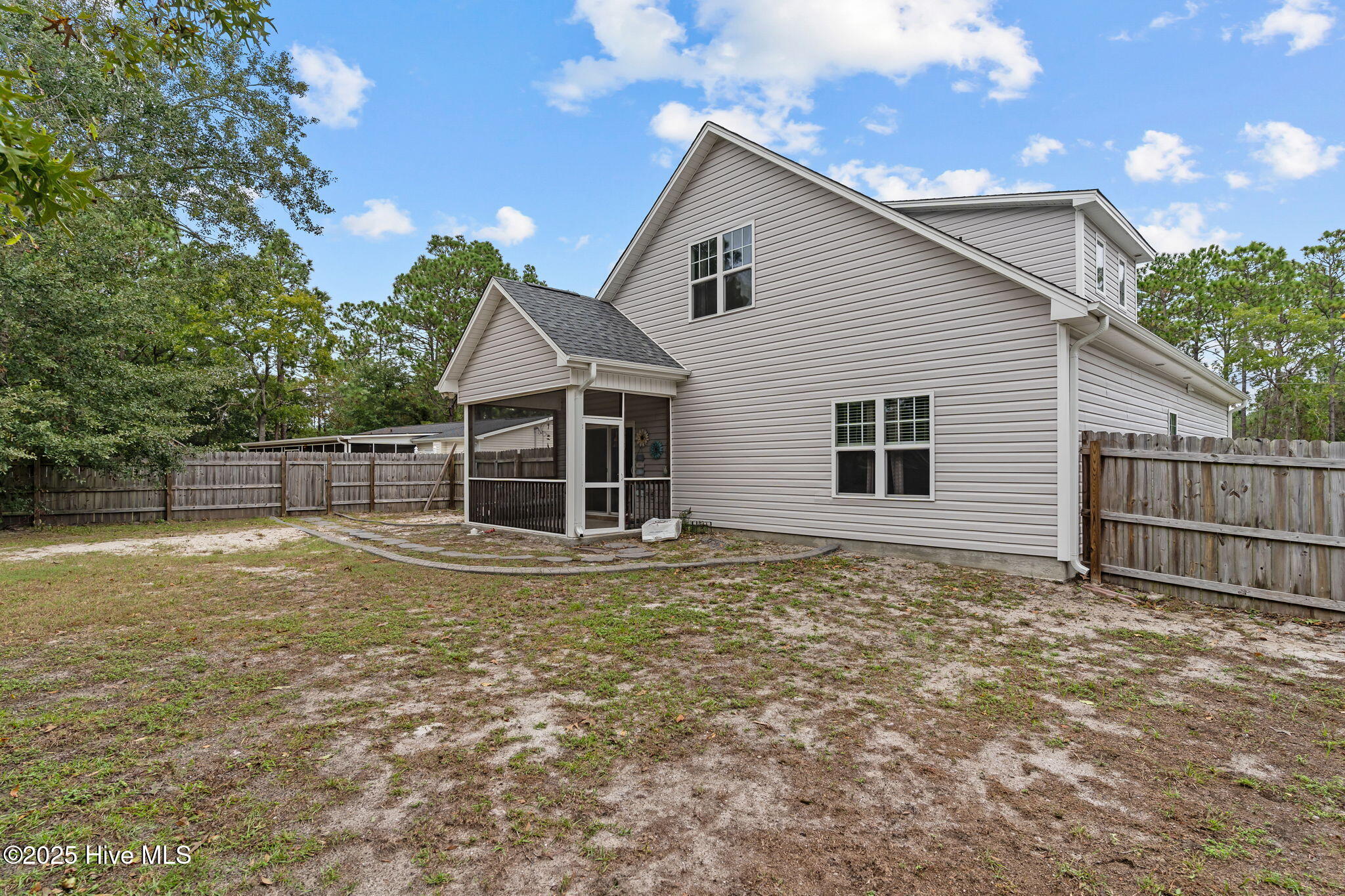 100537079 | Photo 40