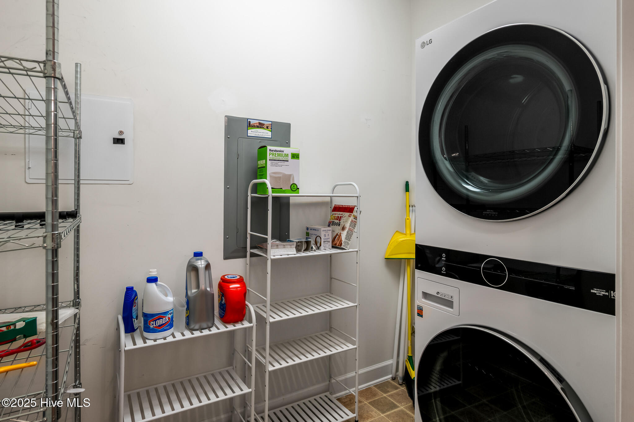 100546271 | Photo 23