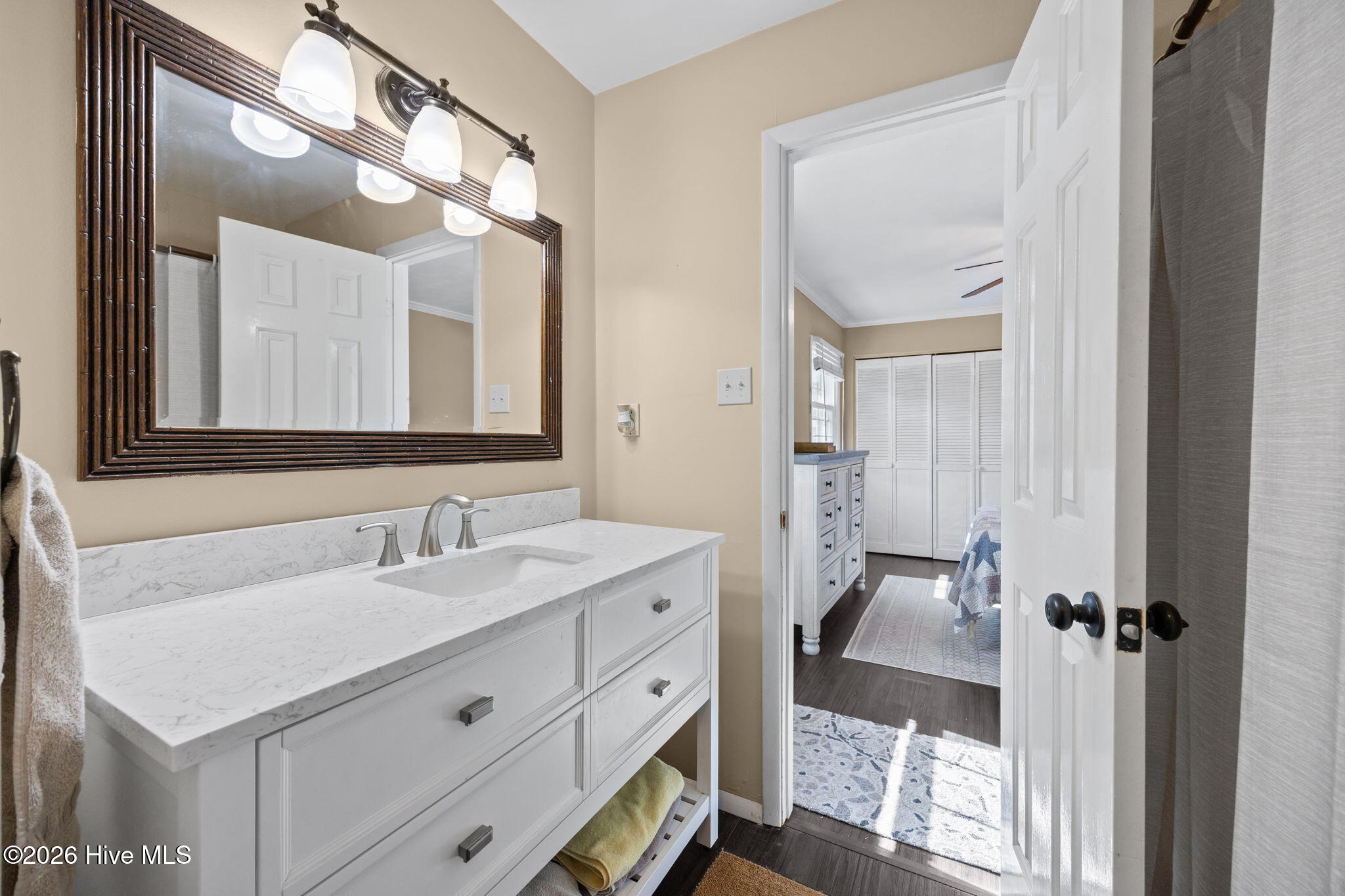 100553849 | Photo 21