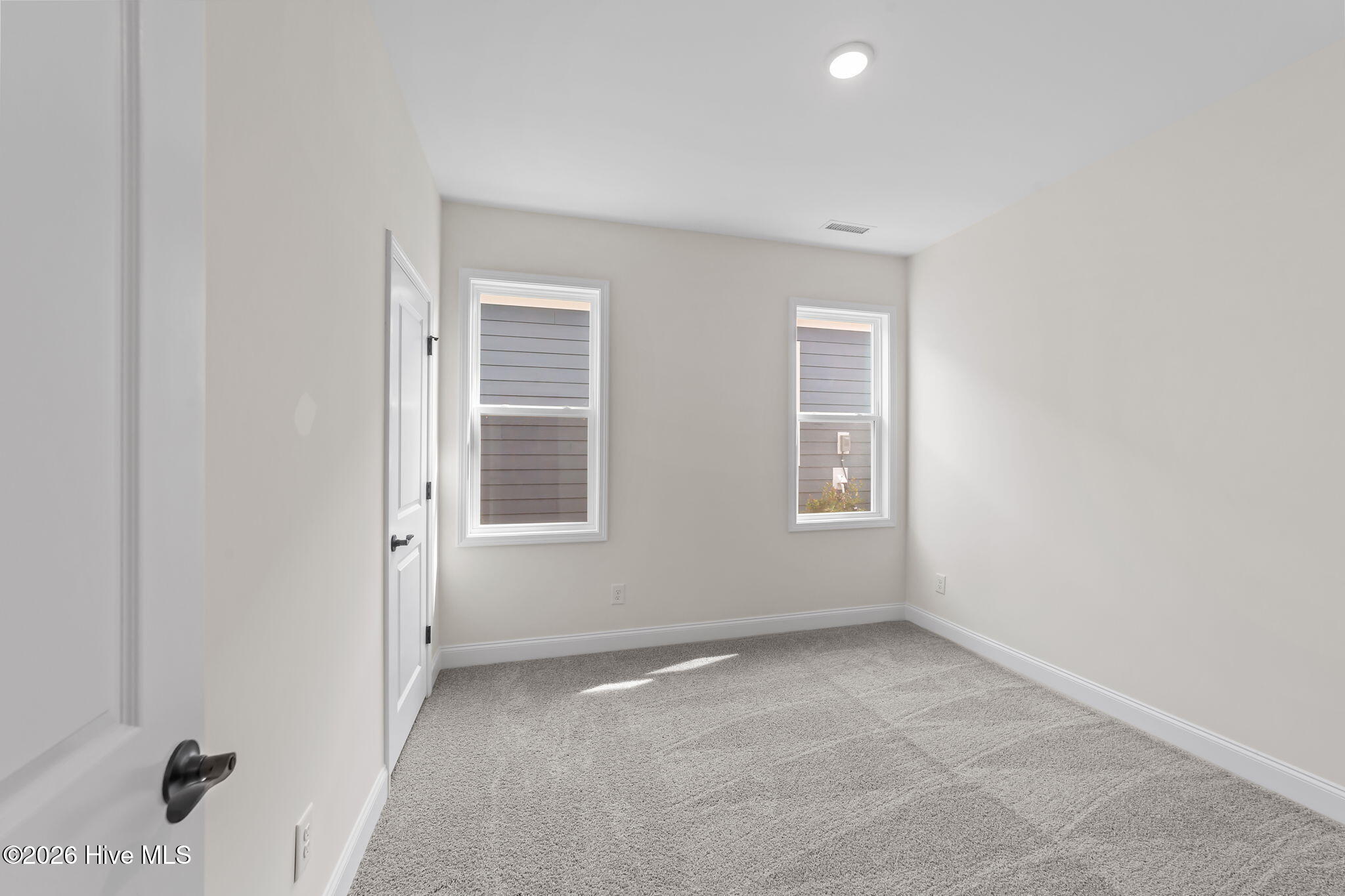 100536001 | Photo 17