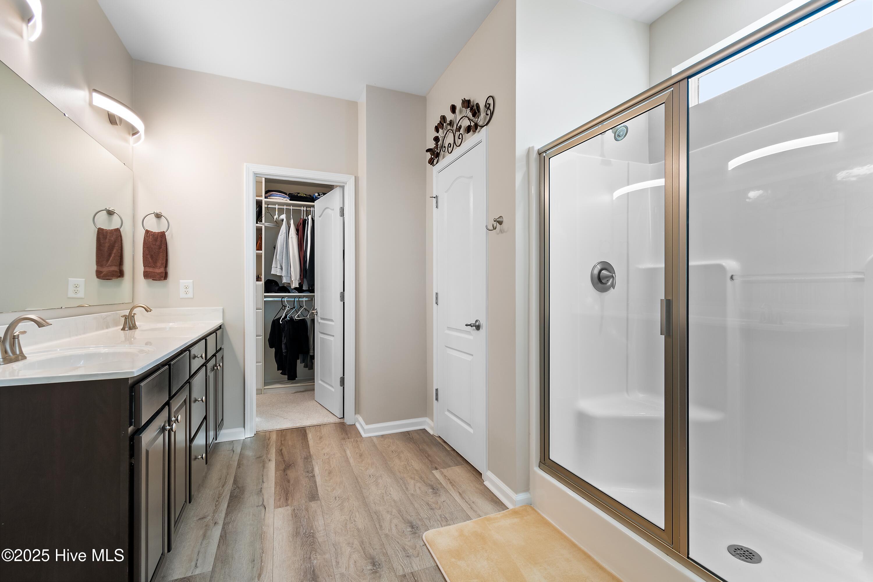 100542898 | Photo 34