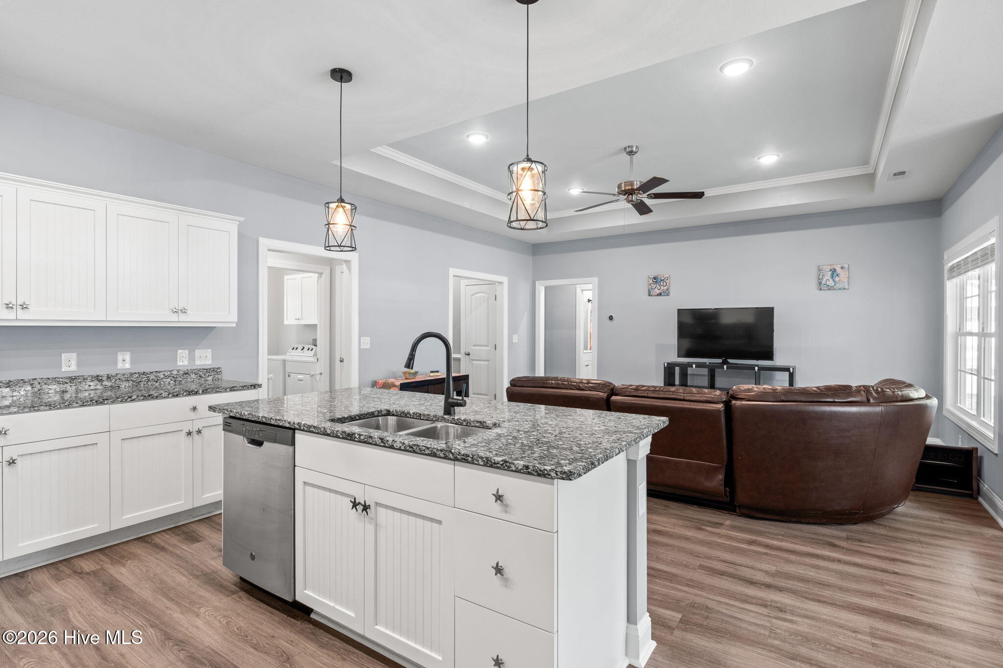 100568140 | Photo 13