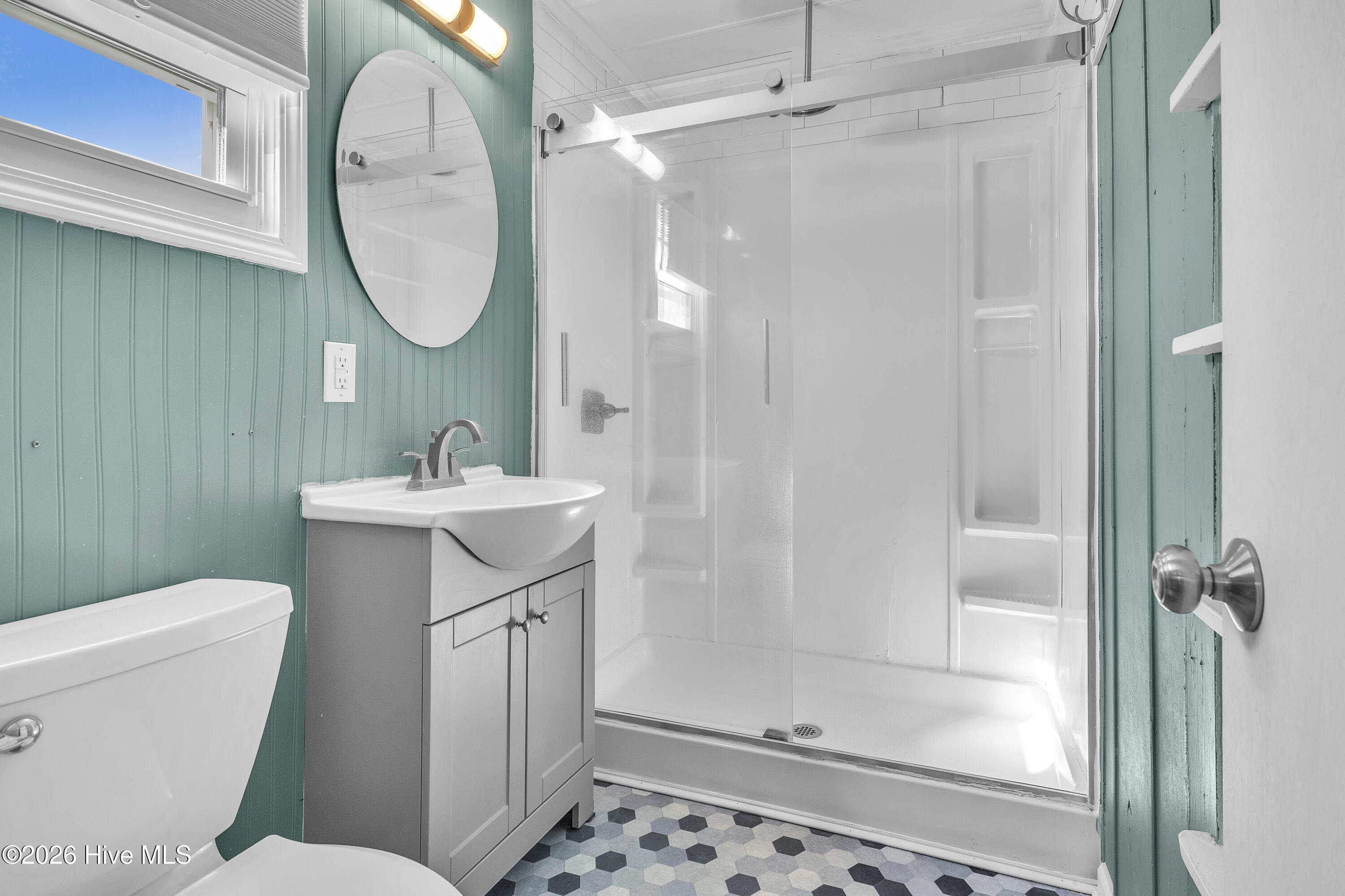 100550630 | Photo 26