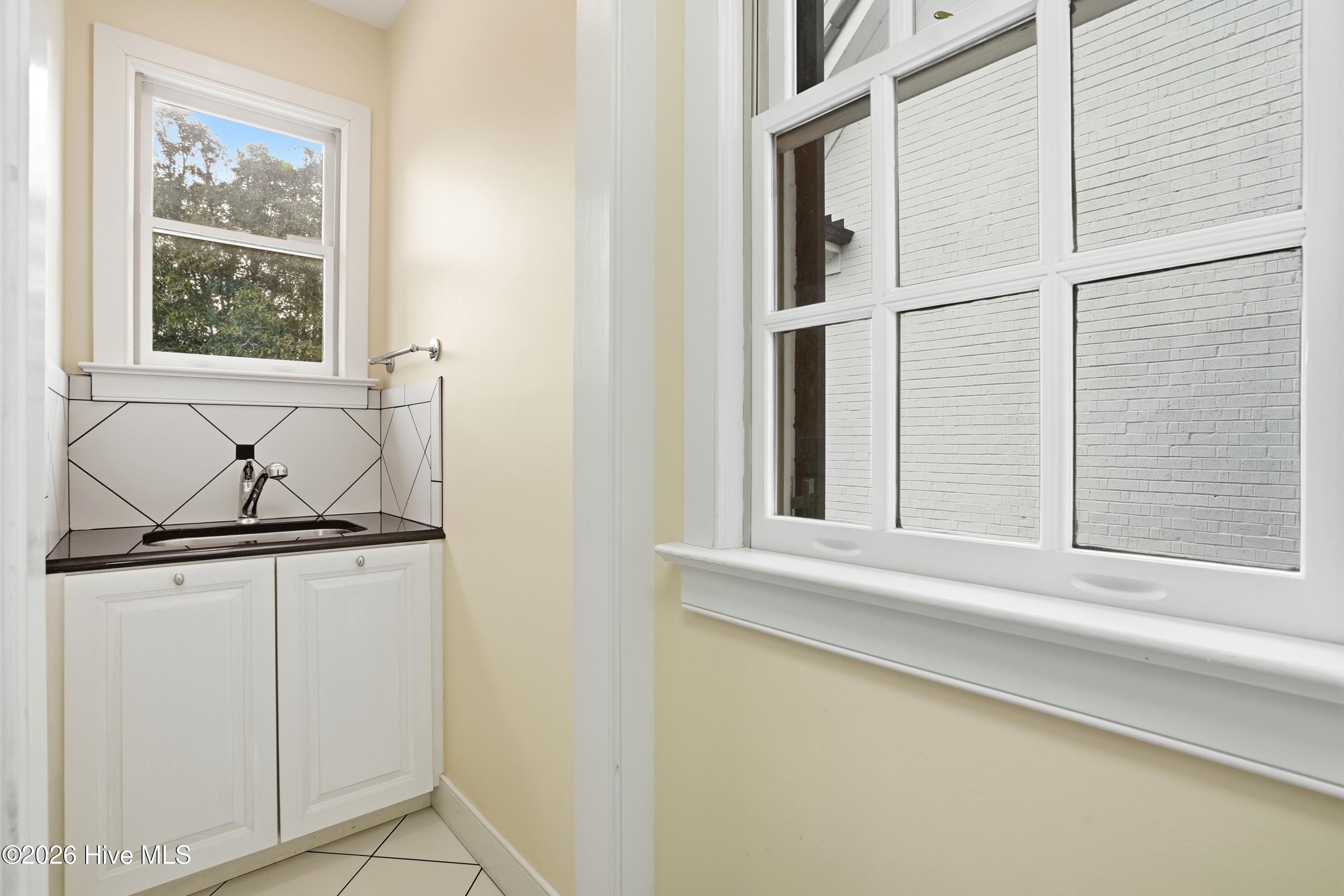 100556046 | Photo 63