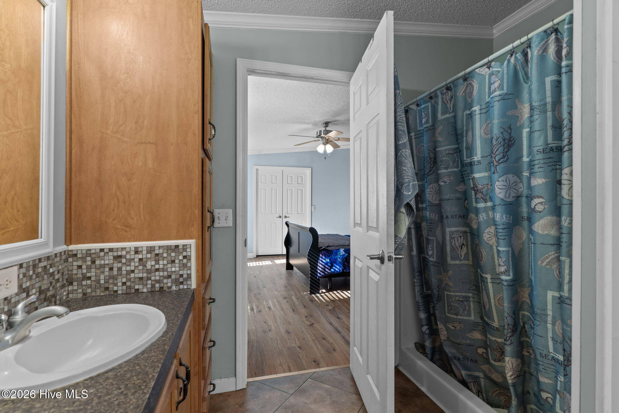 100544369 | Photo 24