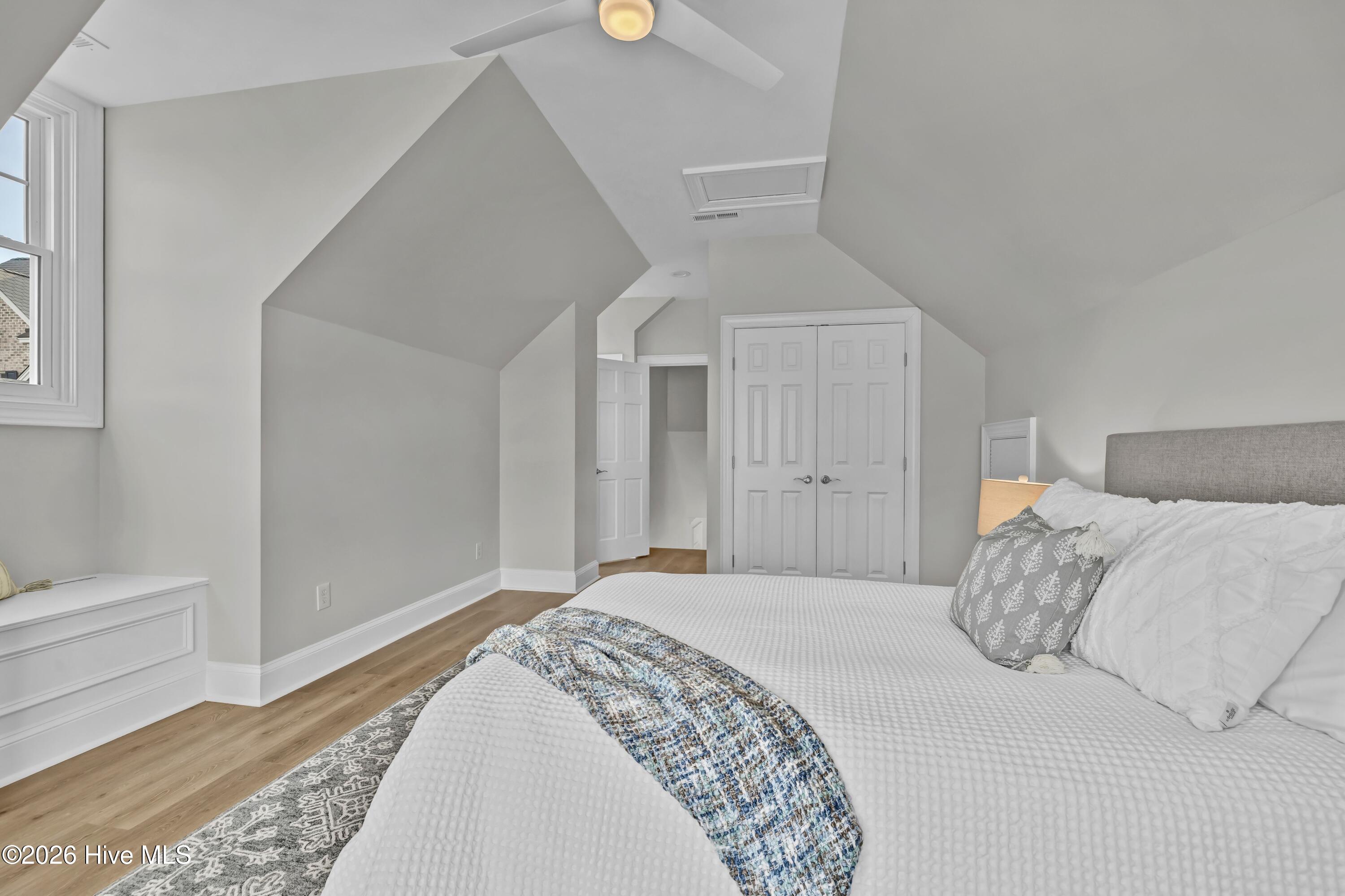 100552340 | Photo 43