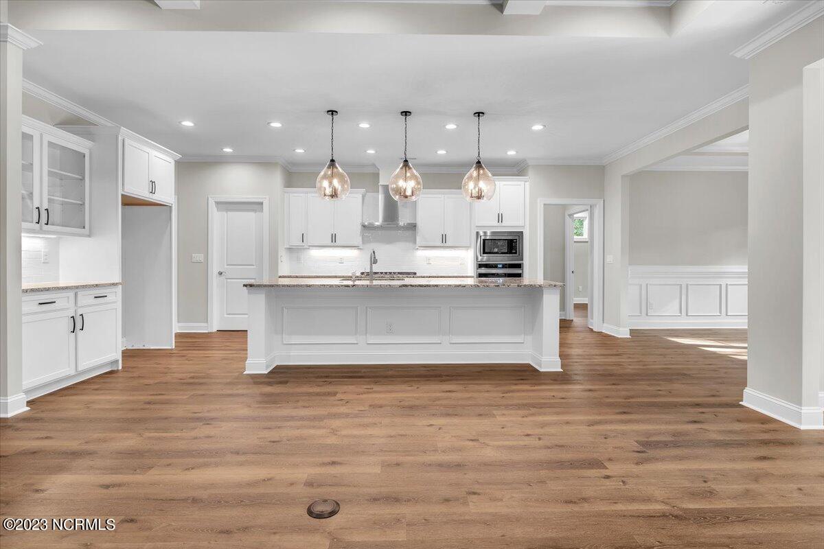 100524155 | Photo 40