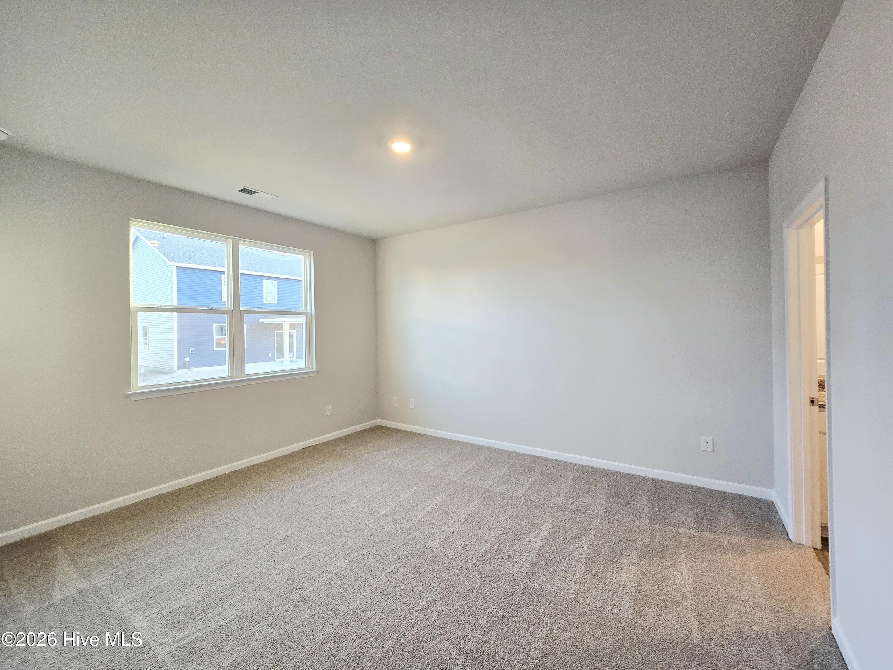 100556891 | Photo 11