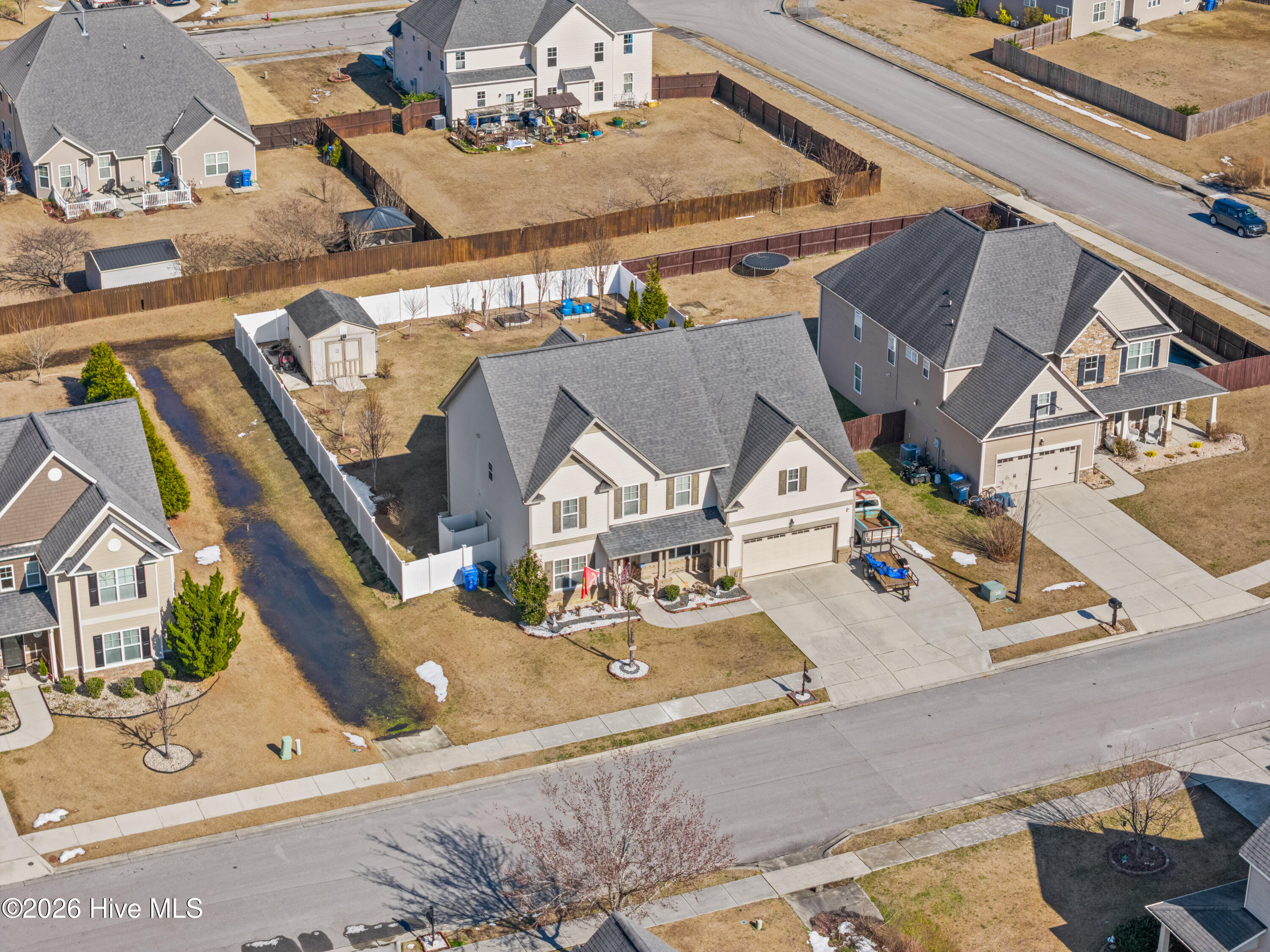 100553389 | Photo 64