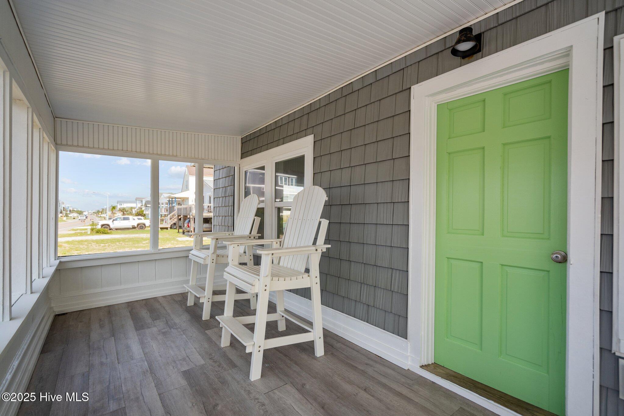 100537194 | Photo 28